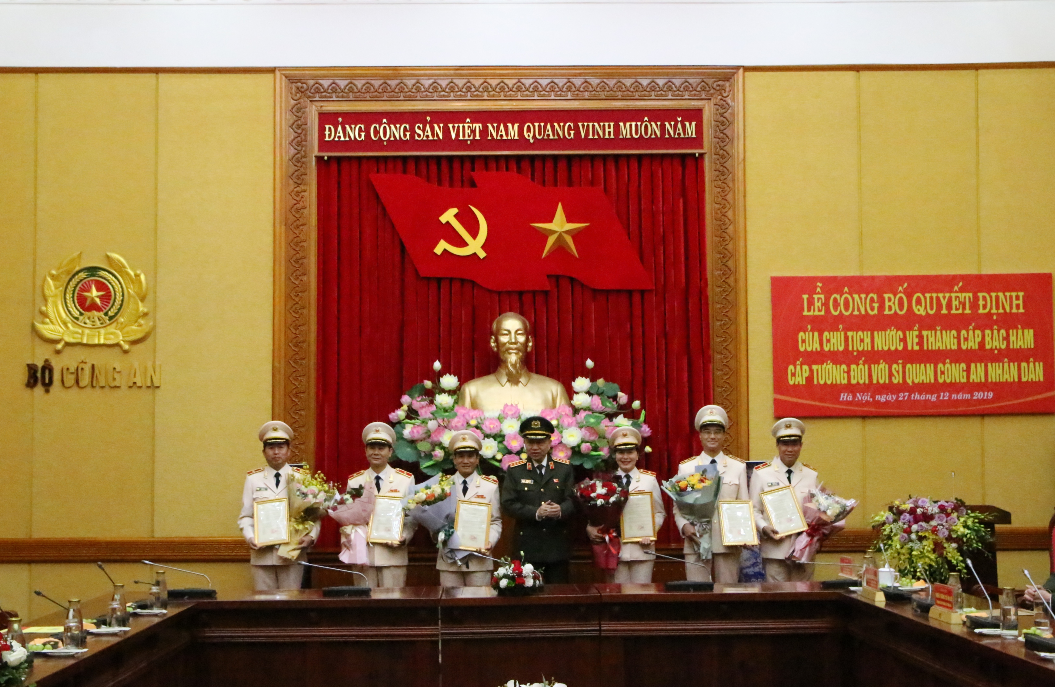 Công bố quyết định thăng cấp bậc hàm Thiếu tướng đối với đồng chí Vũ Thanh Chương-Giám đốc CATP Hải Phòng