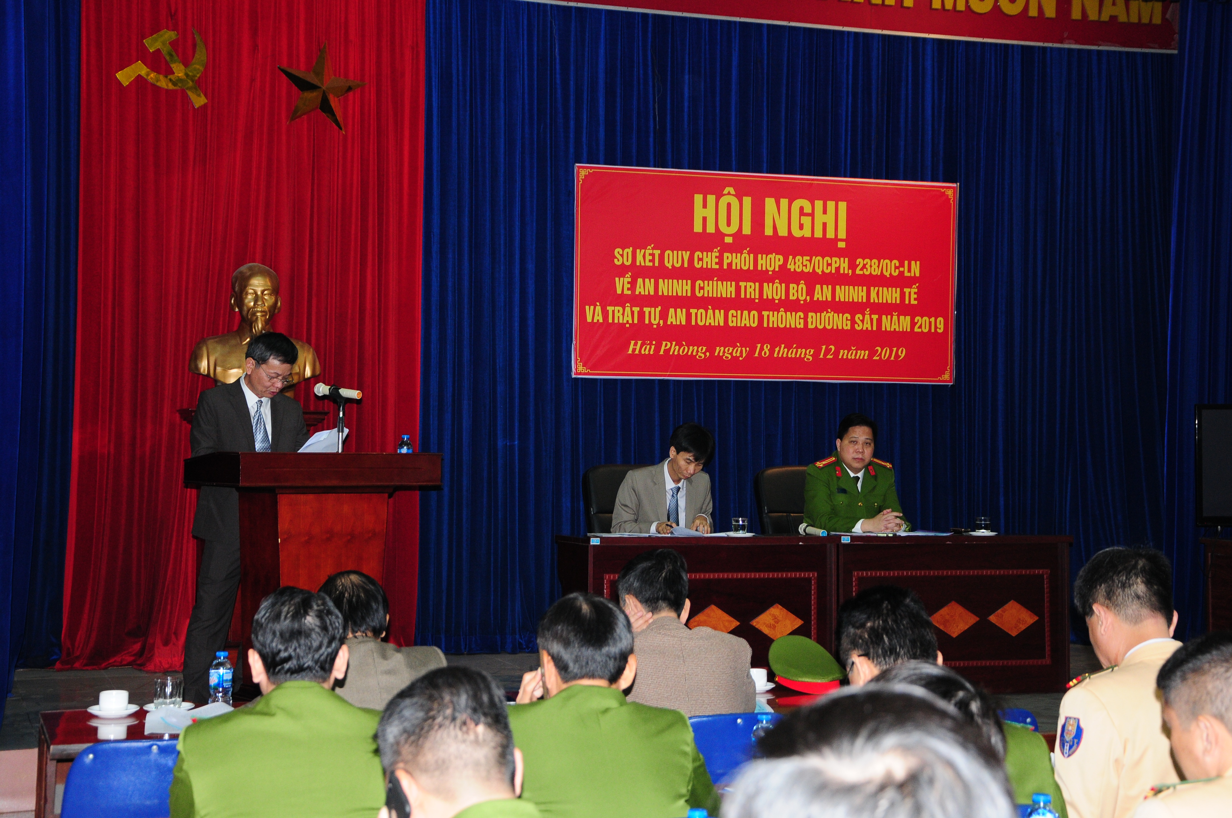 Đẩy mạnh công tác an ninh trật tự, trật tự an toàn giao thông đường sắt