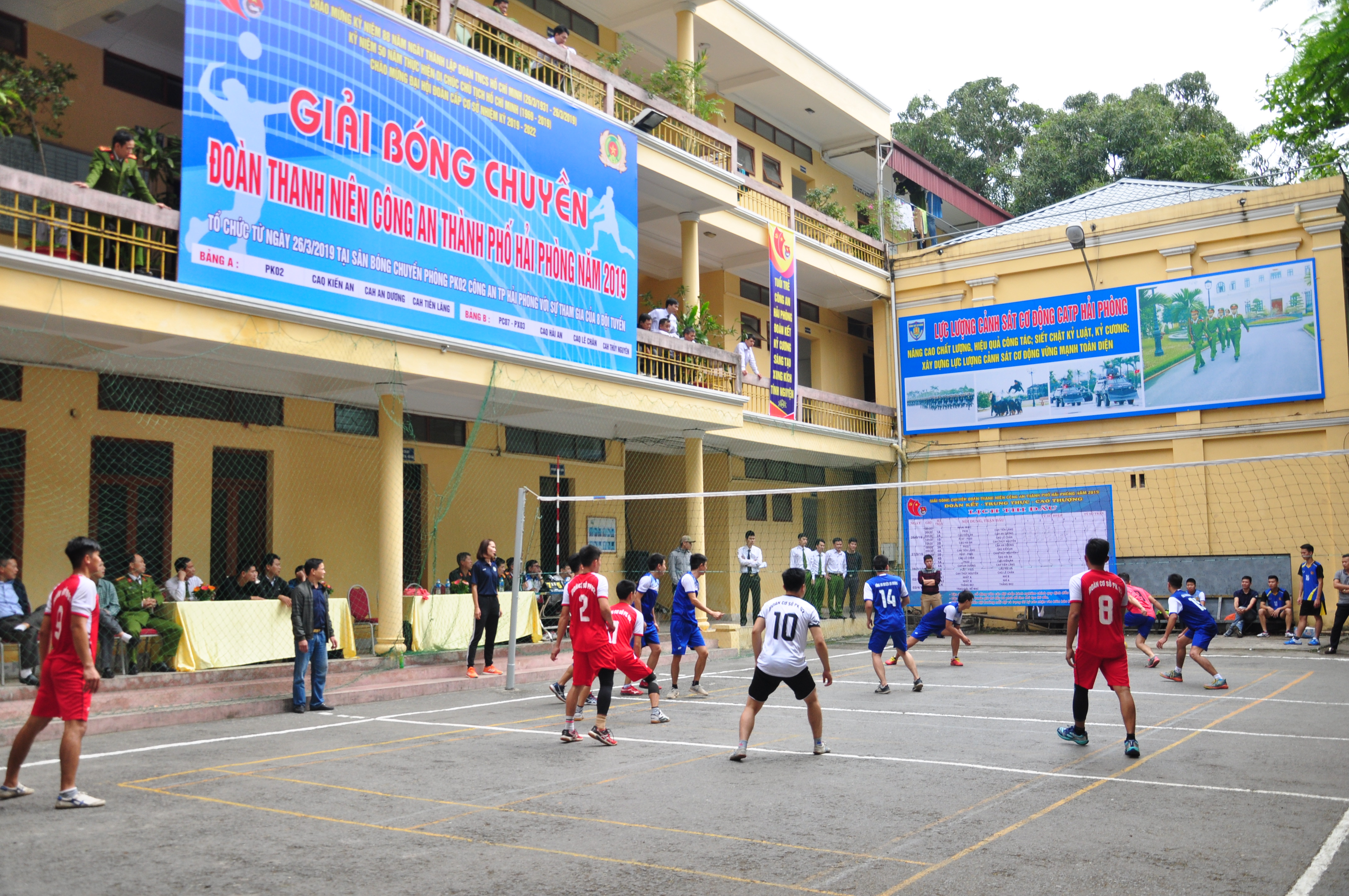 Đoàn Thanh niên Công an thành phố khai mạc giải bóng chuyền chào mừng kỷ niệm 88 năm Ngày thành lập Đoàn TNCS Hồ Chí Minh