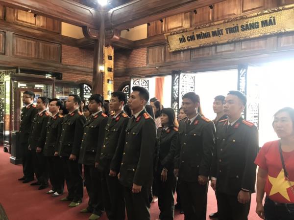 Đoàn cơ sở Phòng Hậu cần tham quan khu di tích Tân Trào-Tuyên Quang và Định Hoá-Thái Nguyên