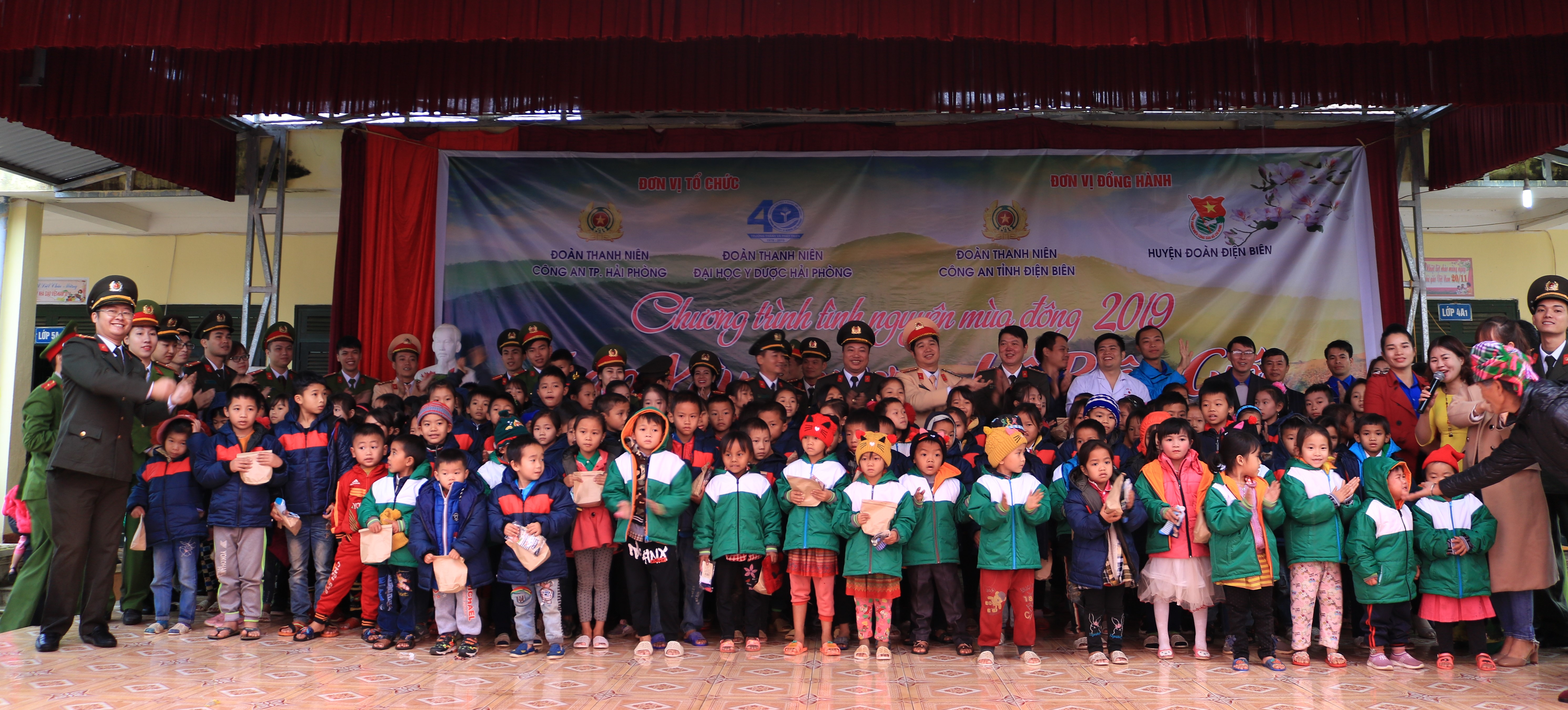 Đoàn thanh niên CATP Hải Phòng – Đoàn thanh niên Đại học Y Dược Hải Phòng tổ chức chương trình 