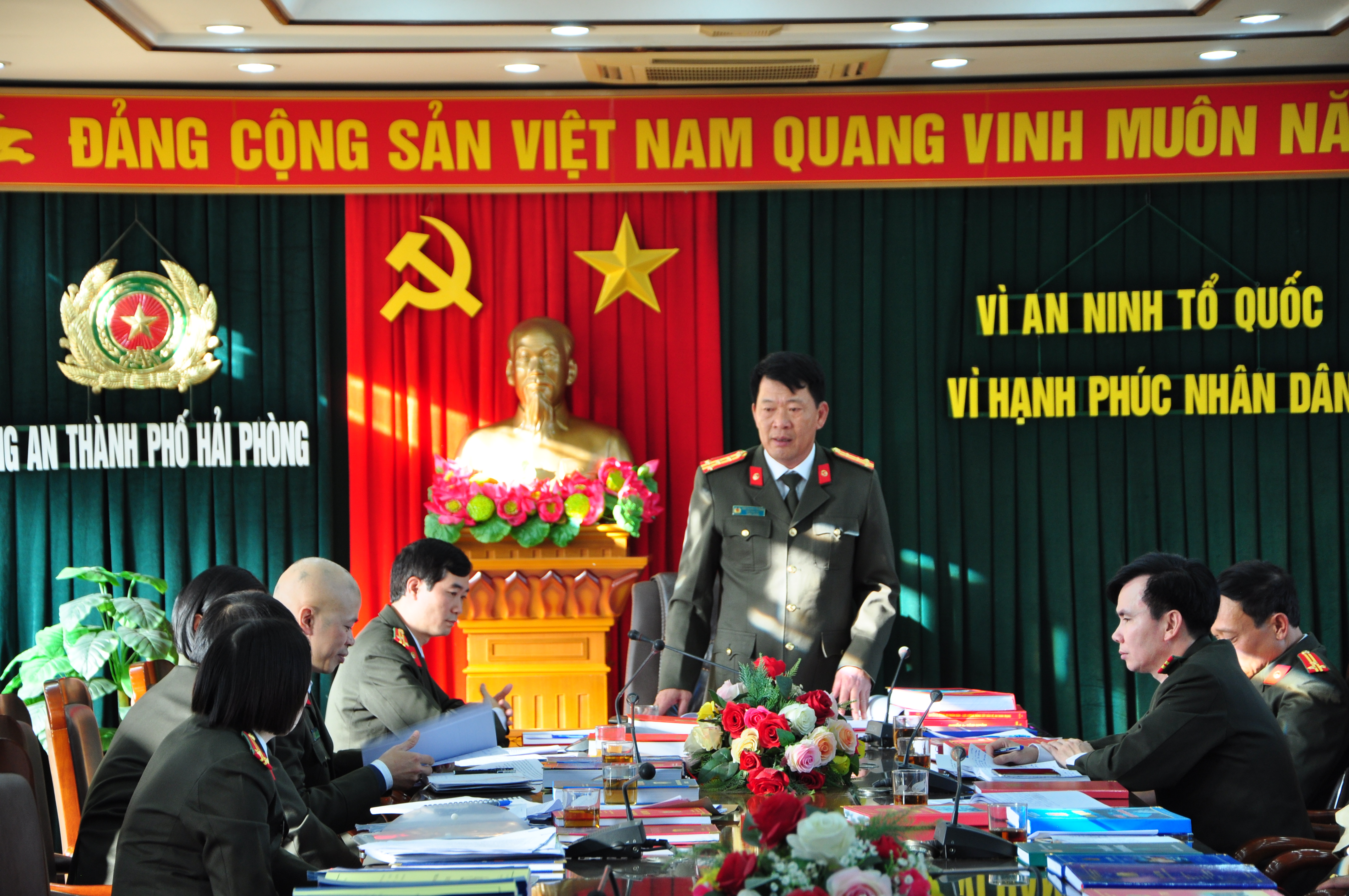 Các đơn vị Công an thành phố dự thi “Tìm hiểu Luật An ninh mạng” với gần 1000 bài