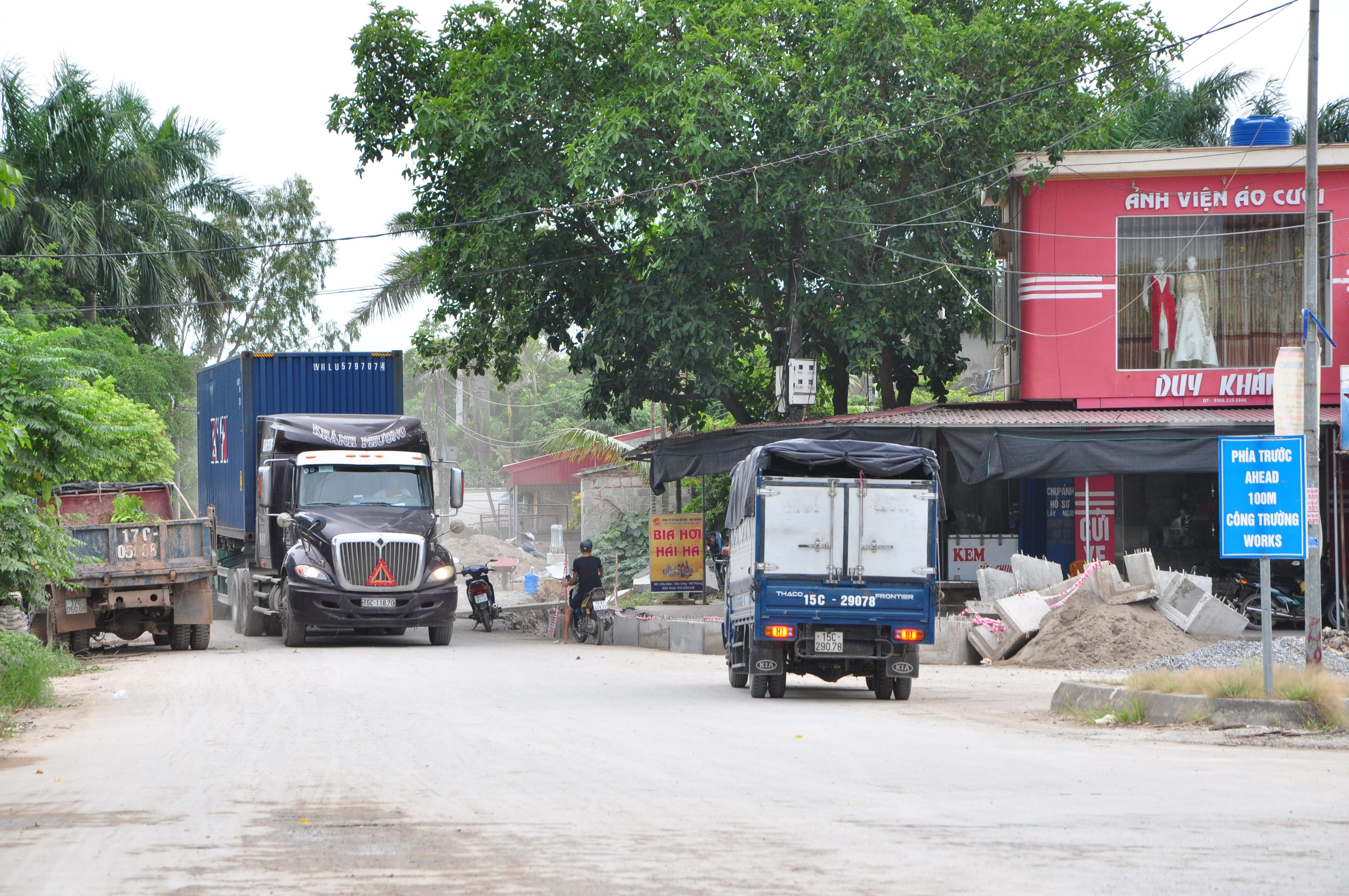 Gắn tem đăng kiểm riêng cho xe ô tô kinh doanh vận tải