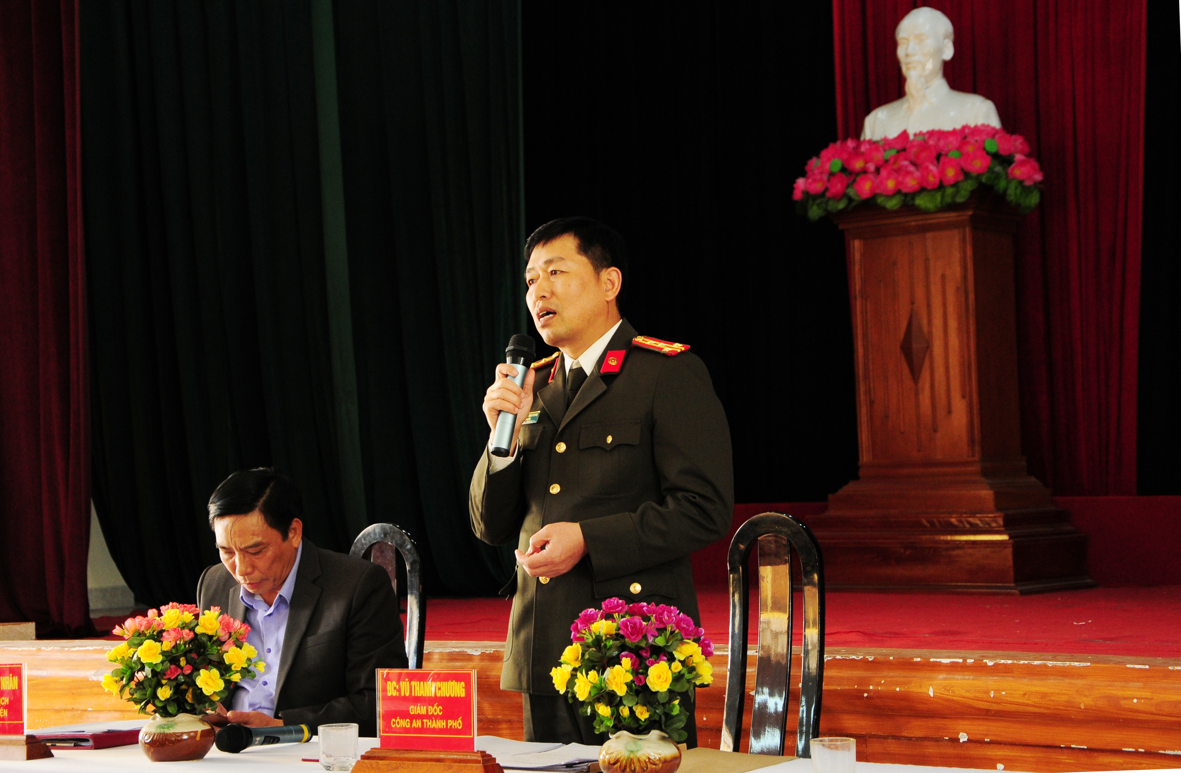 Giám đốc CATP lắng nghe ý kiến nhân dân tại xã Minh Tân (Thủy Nguyên)