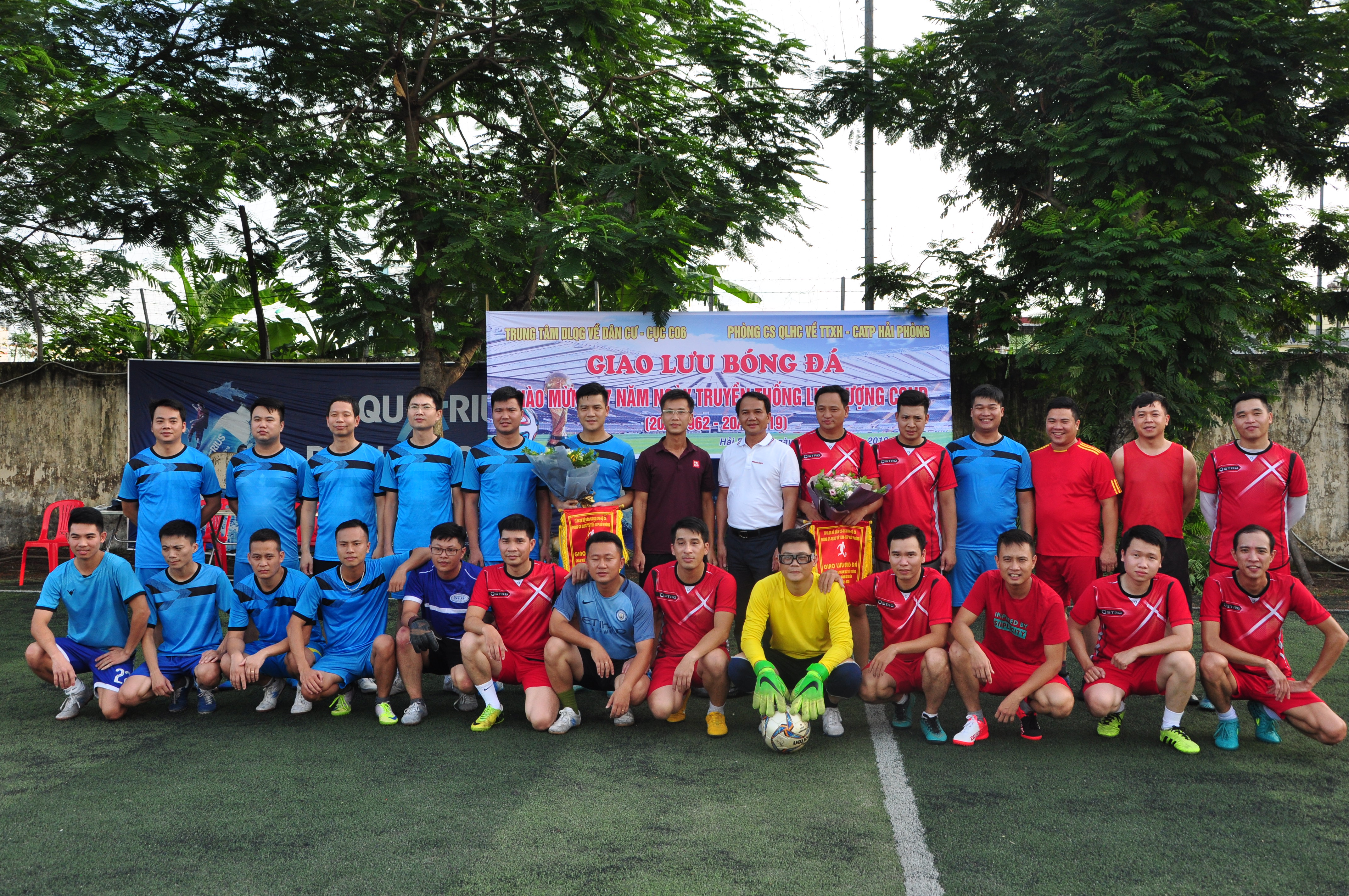 Giao hữu bóng đá hướng tới kỷ niệm 57 năm Ngày truyền thống lực lượng Cảnh sát nhân dân