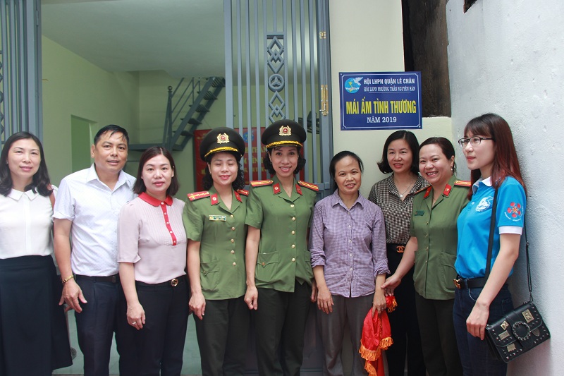 Hội Phụ nữ Báo ANHP & Hội LHPN phường Trần Nguyên Hãn (Lê Chân): Khánh thành nhà “Mái ấm tình thương”