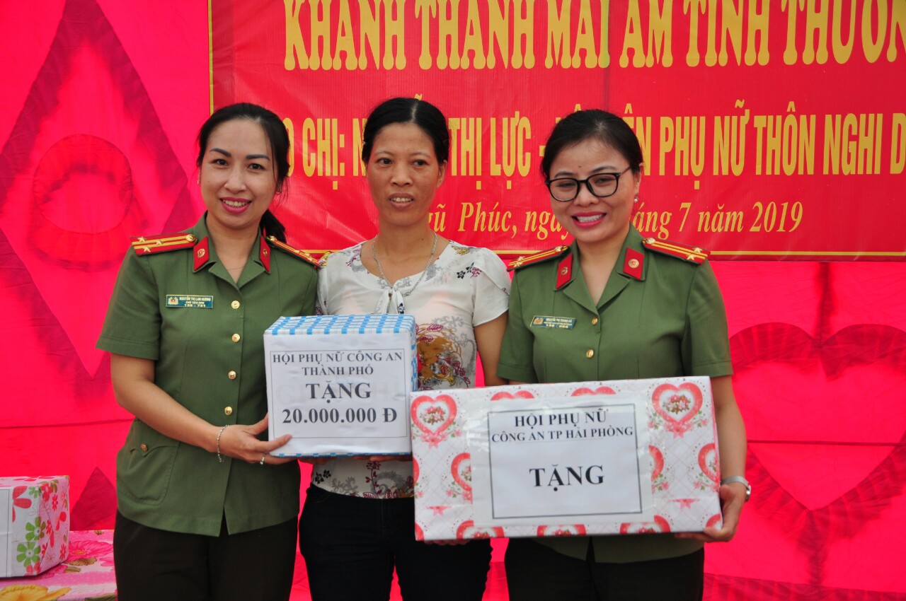 Hội Phụ nữ CATP hỗ trợ xây dựng nhà “Mái ấm tình thương”