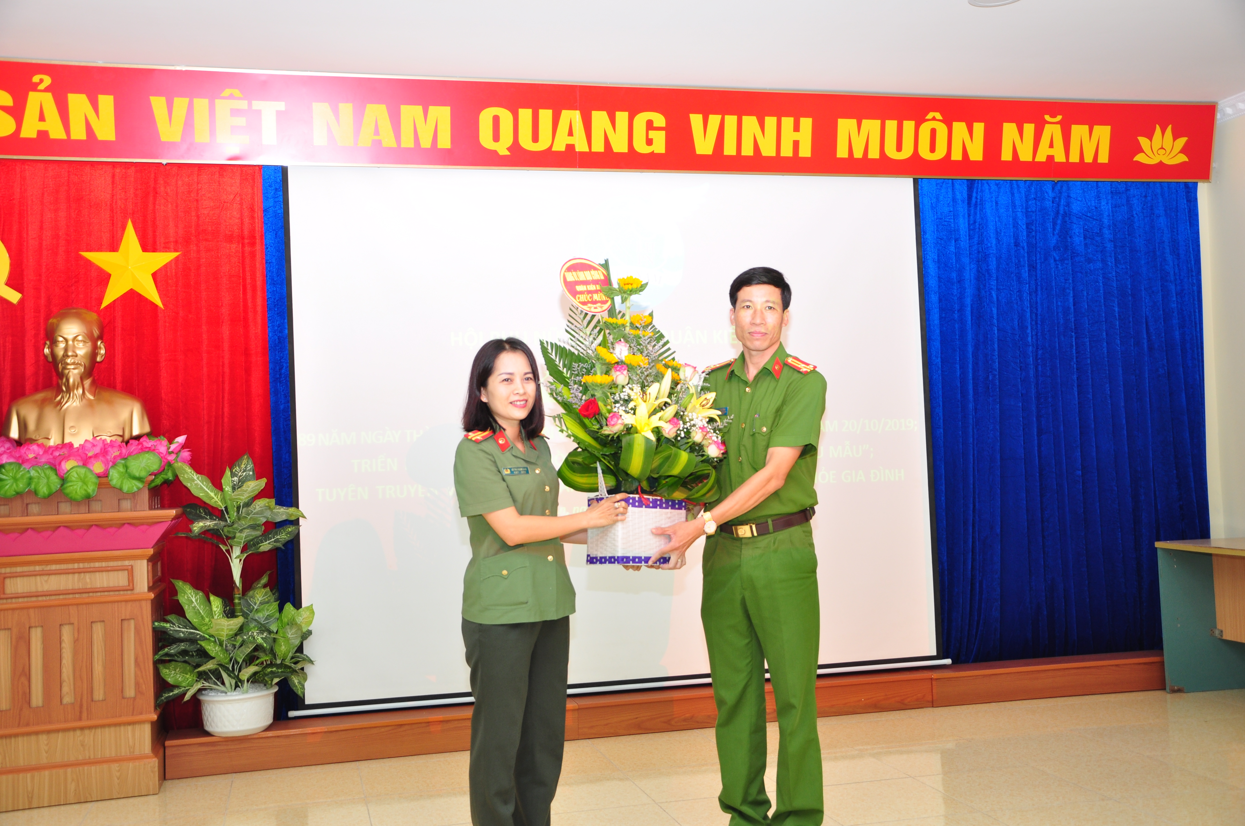 Hội Phụ nữ Công an quận Kiến An đảm nhiệm công trình “Phòng trực ban, tiếp công dân kiểu mẫu”