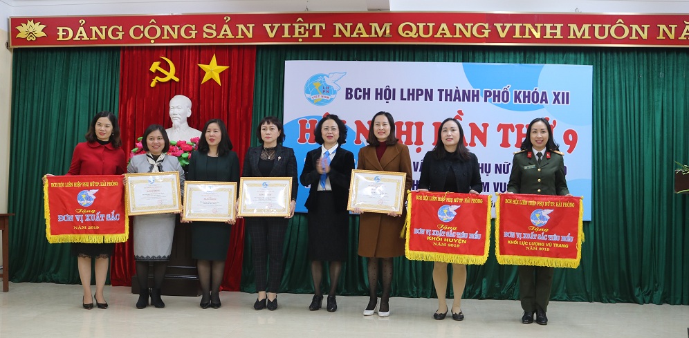 Hội Phụ nữ Công an thành phố tích cực tham gia xây, sửa nhiều “Mái ấm tình thương”