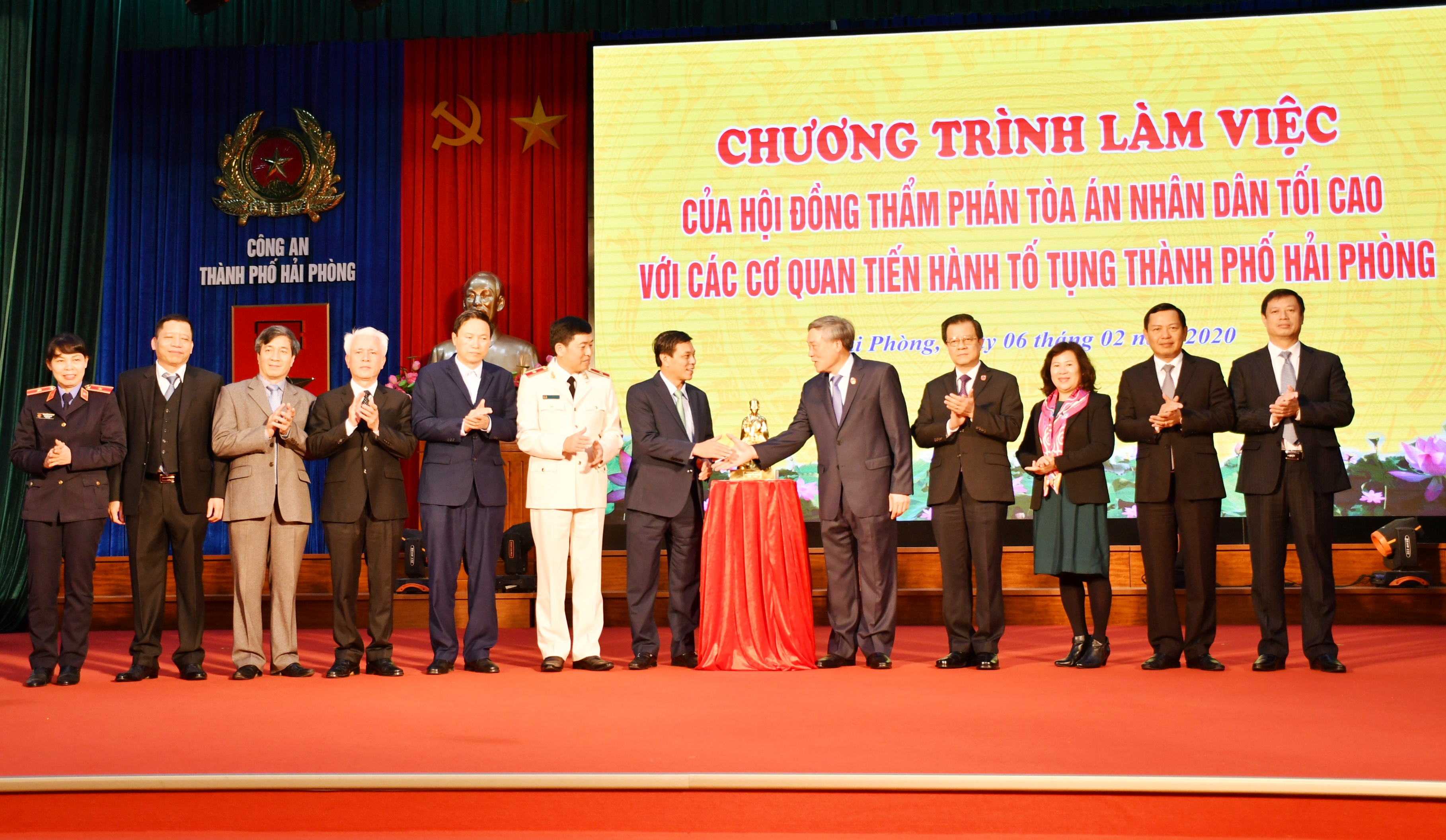 Hội đồng thẩm phán TAND tối cao làm việc với các cơ quan tố tụng thành phố