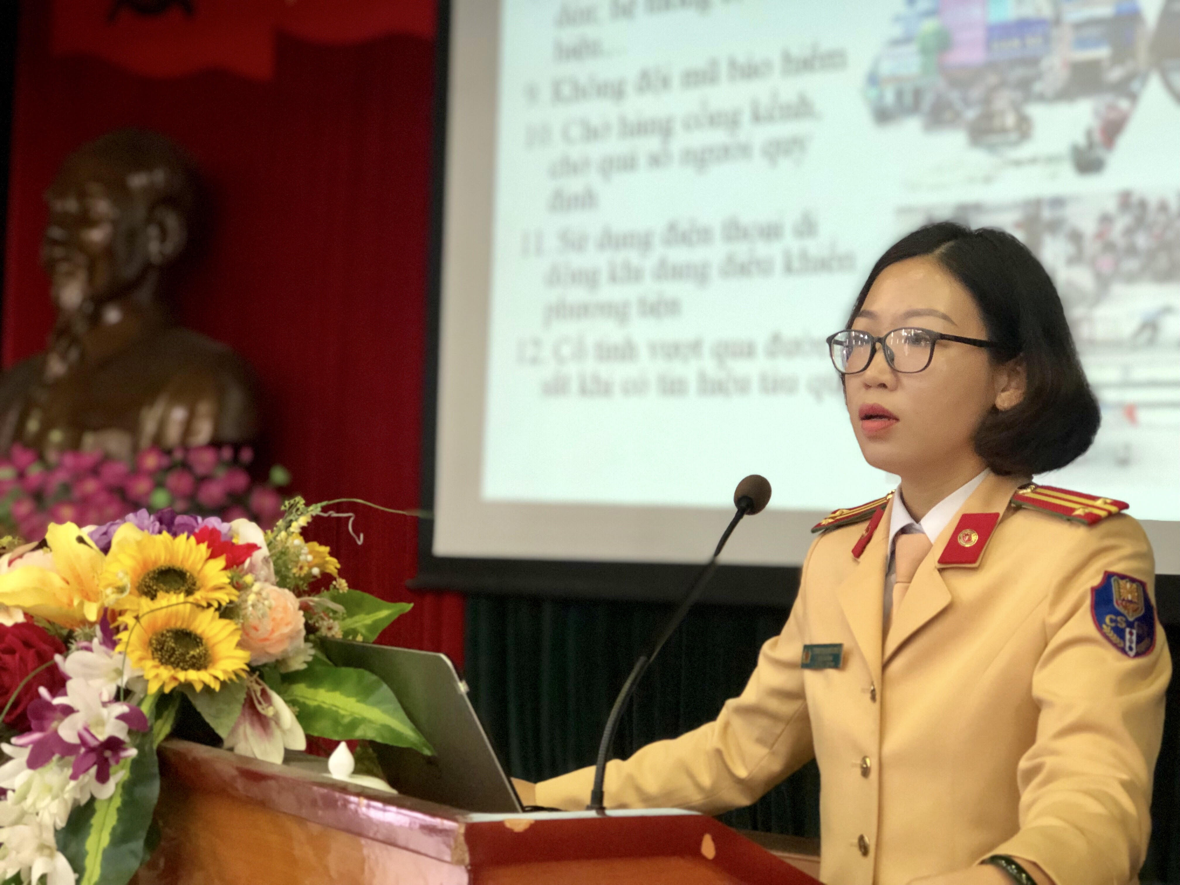 Hơn 800 cán bộ, giáo viên tham gia Hội nghị chuyên đề tuyên truyền về Luật giao thông đường bộ