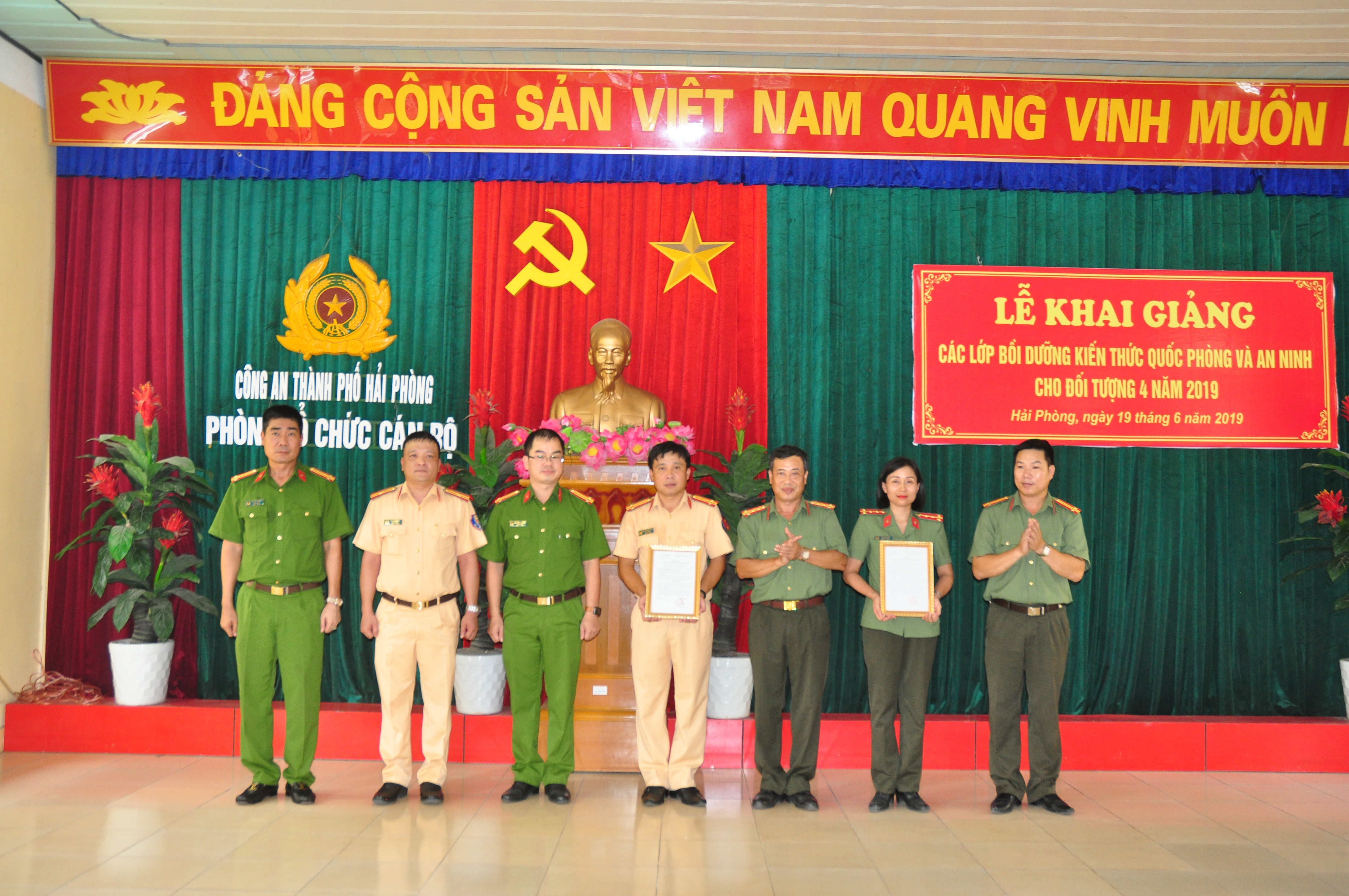 Khai giảng lớp bồi dưỡng kiến thức Quốc phòng và An ninh cho đối tượng 4 khóa 4