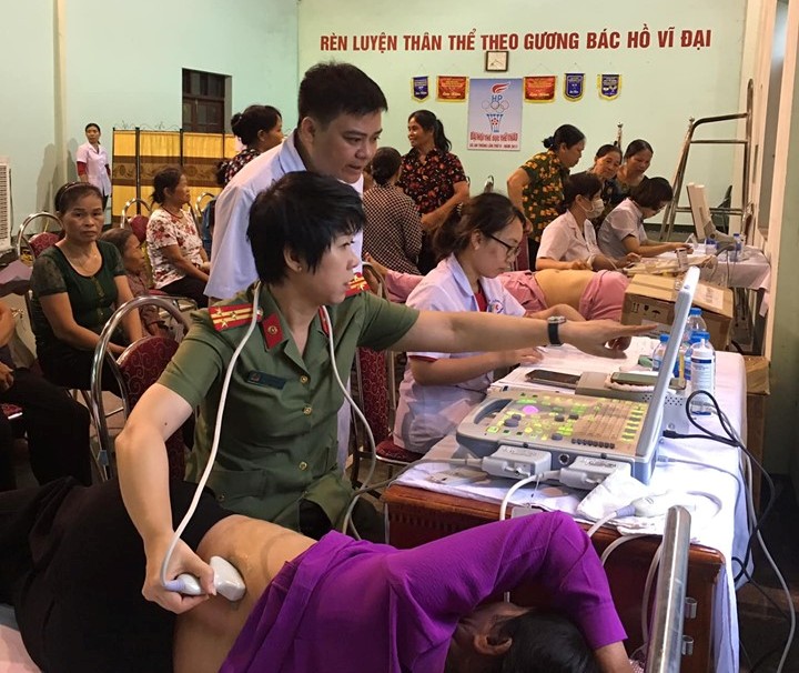 Khám bệnh, phát thuốc miễn phí cho 300 hội viên phụ nữ có hoàn cảnh khó khăn huyện An Lão 