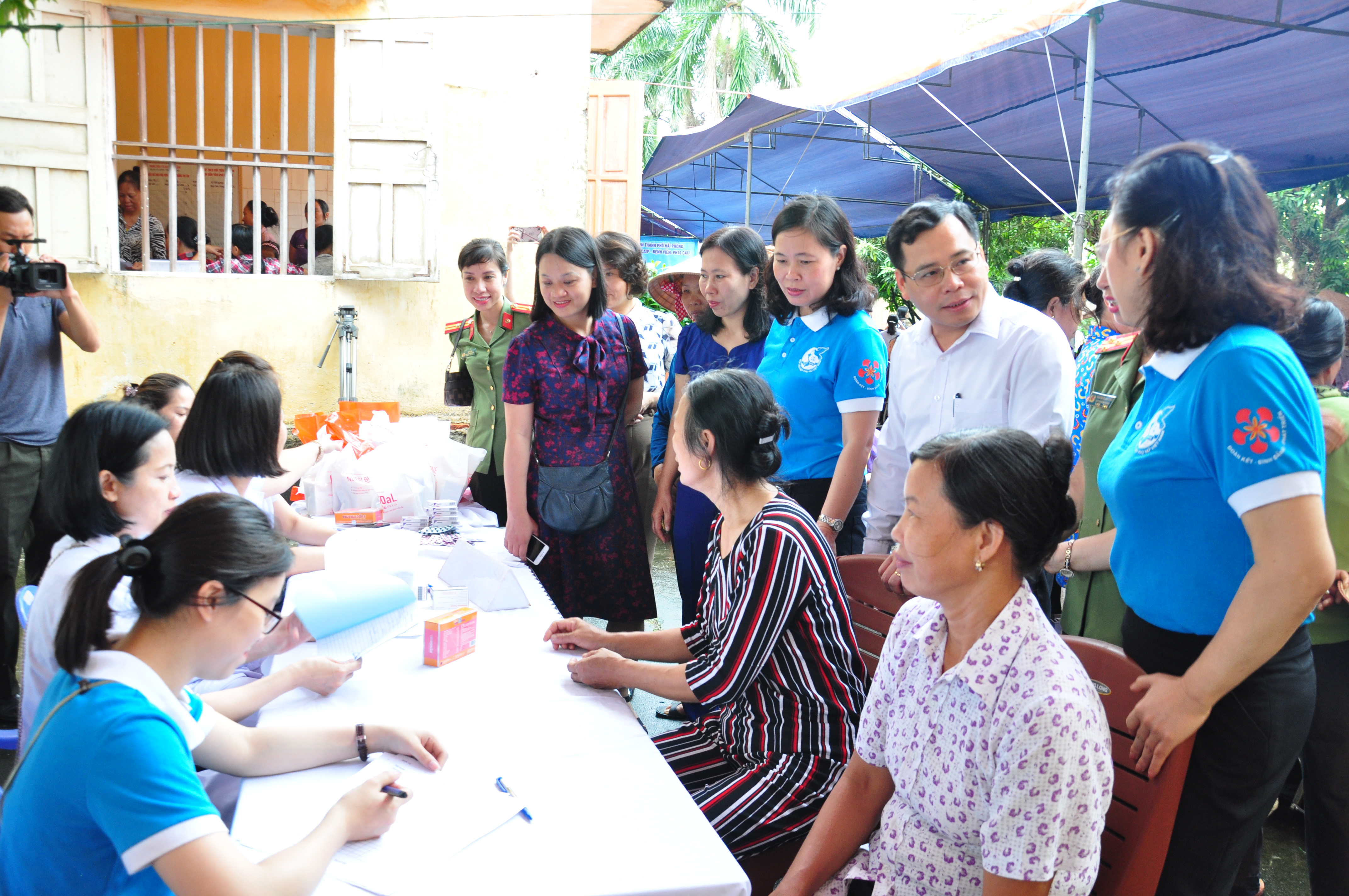 Khám bệnh, phát thuốc miễn phí cho trên 300 hội viên phụ nữ có hoàn cảnh khó khăn tại huyện Tiên Lãng 
