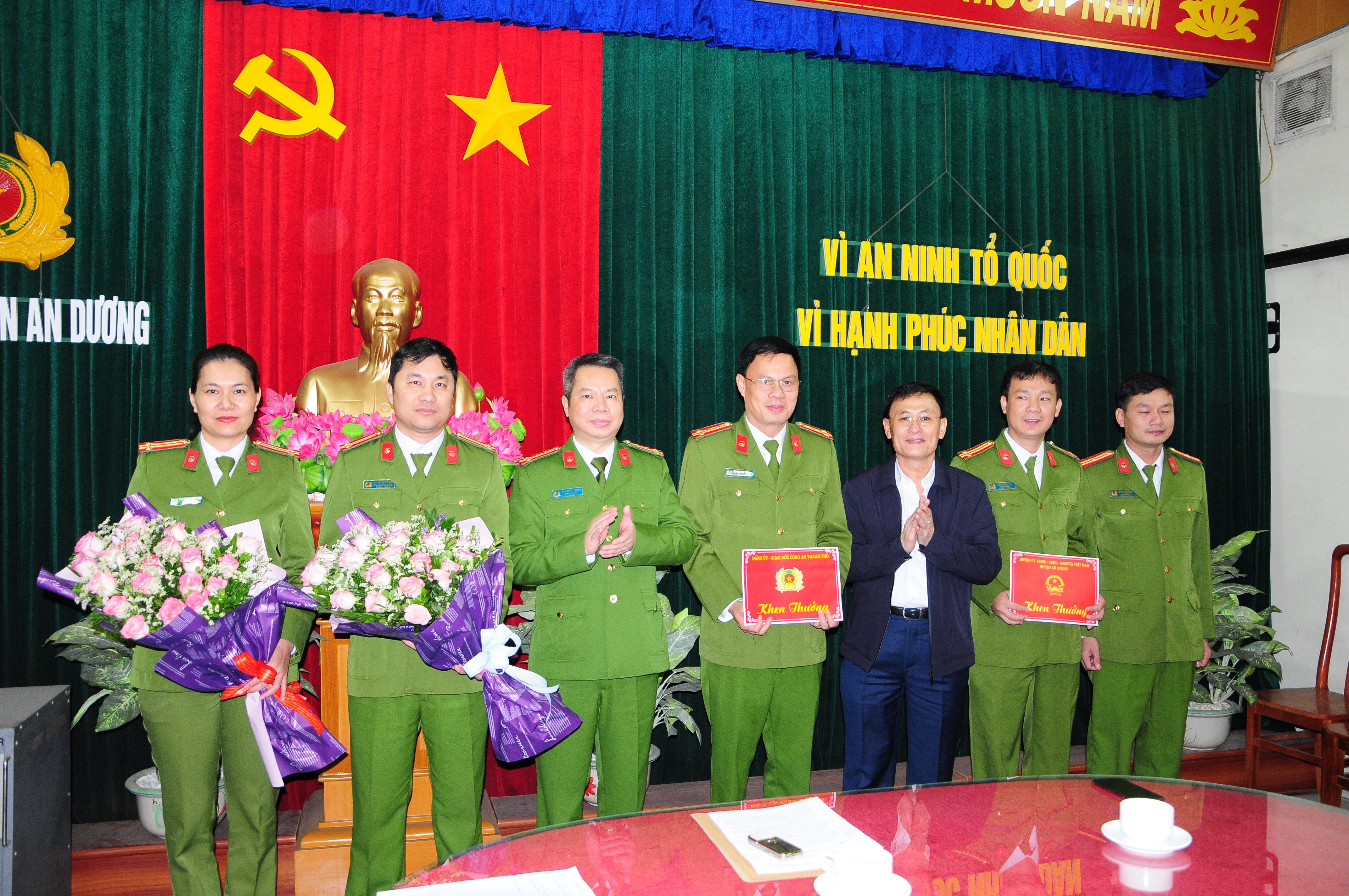 Khen thưởng CAH An Dương triệt phá nhiều chuyên án trên địa bàn