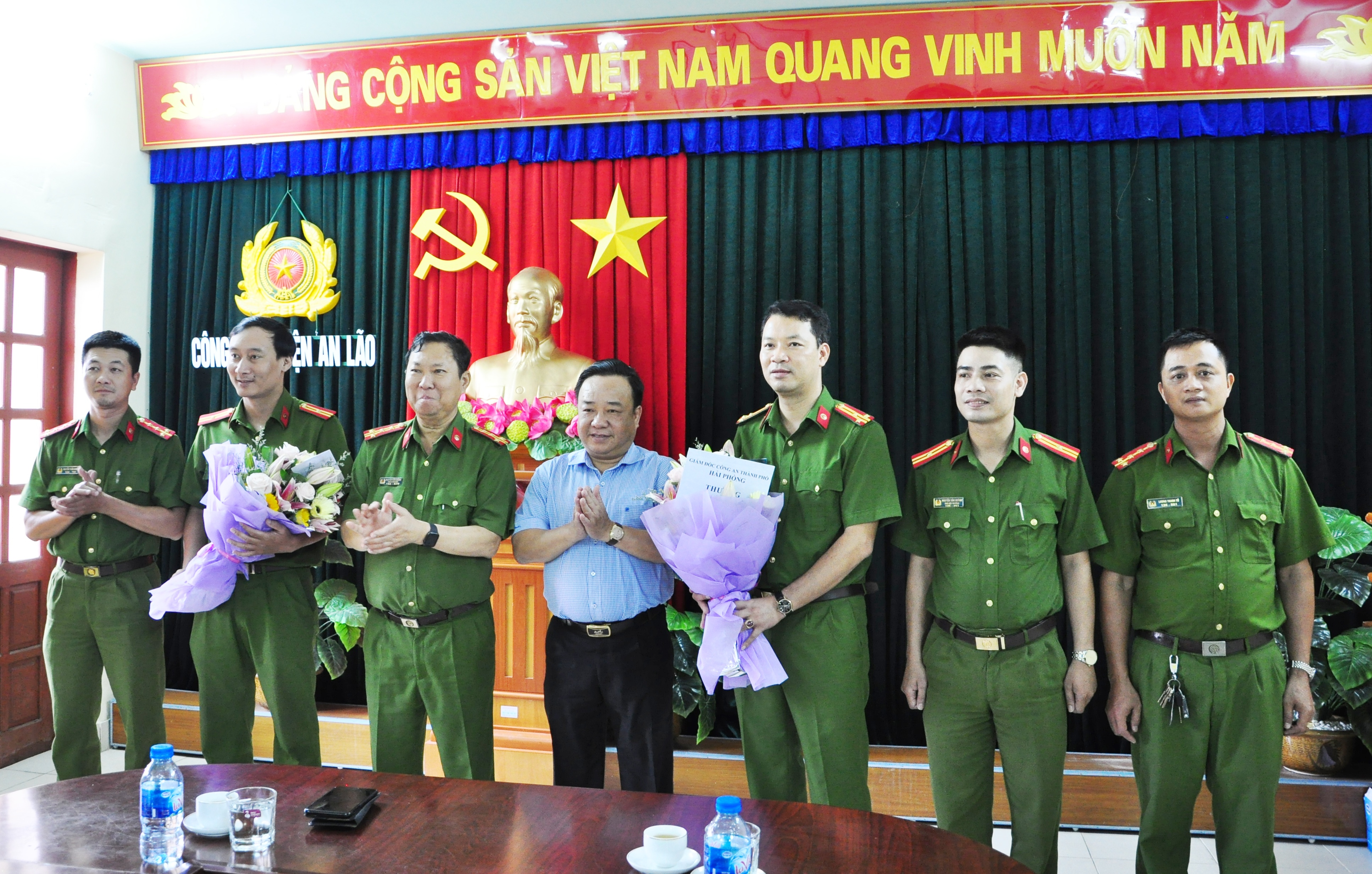 Khen thưởng Công an huyện An Lão
