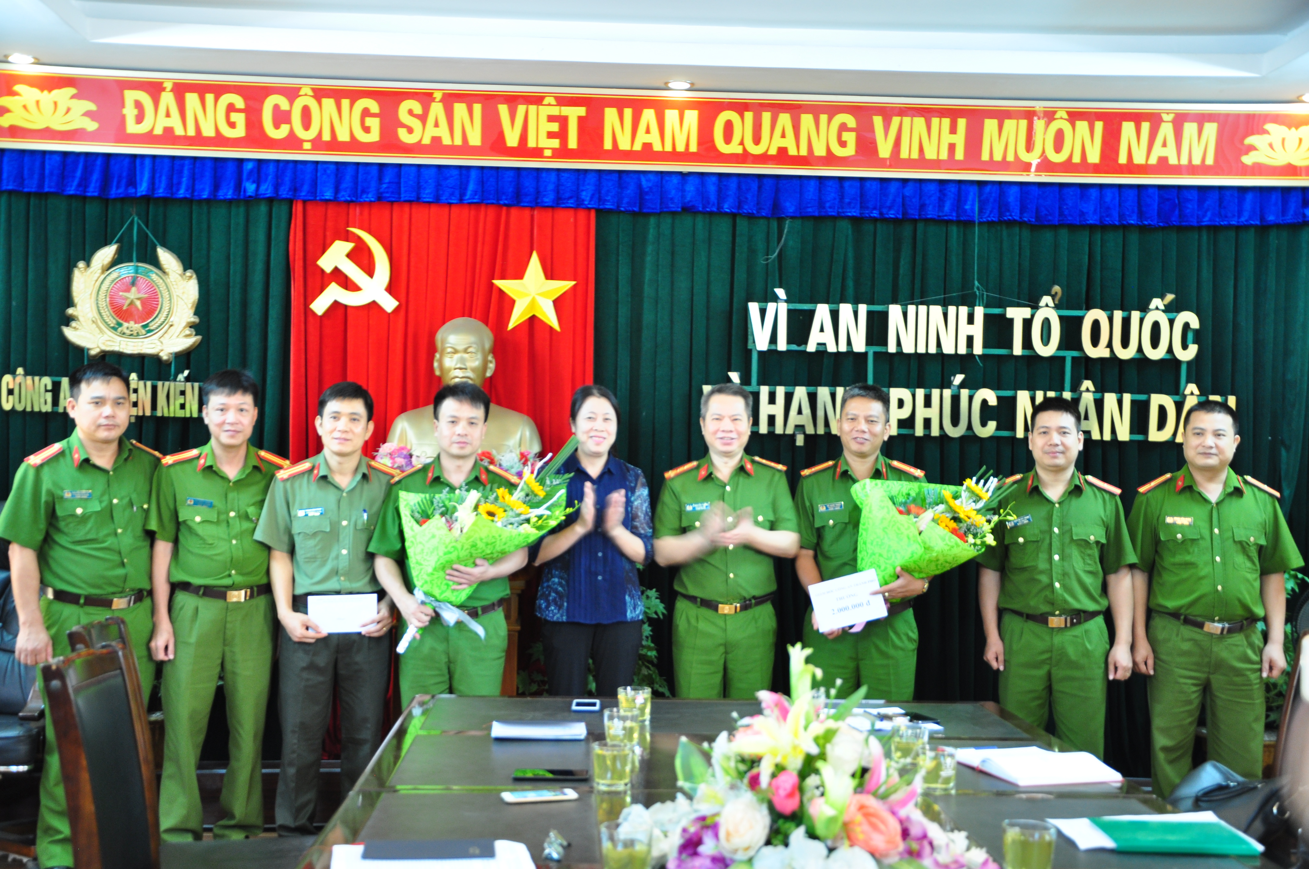 Khen thưởng Công an huyện Kiến Thụy