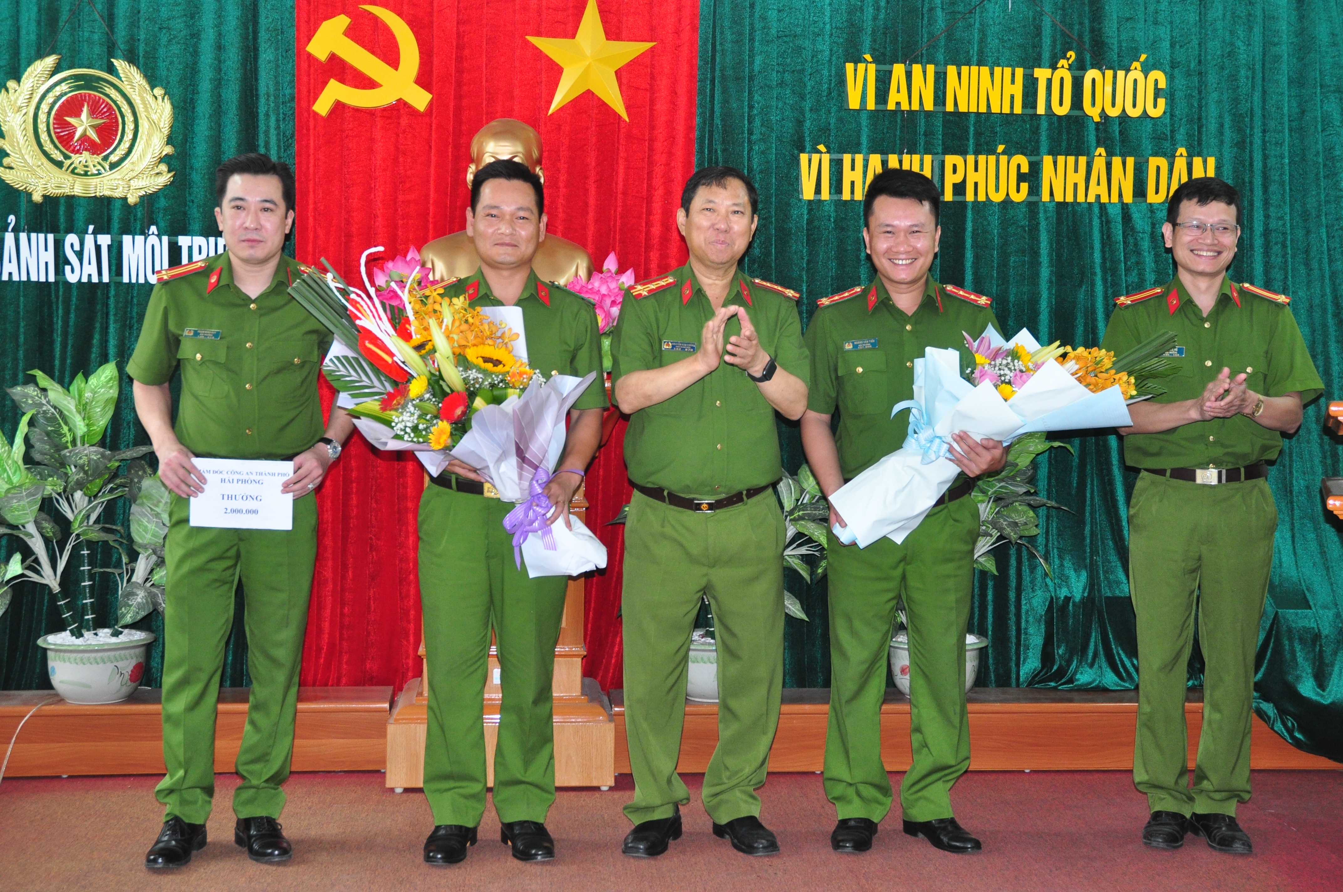 Khen thưởng Phòng Cảnh sát môi trường