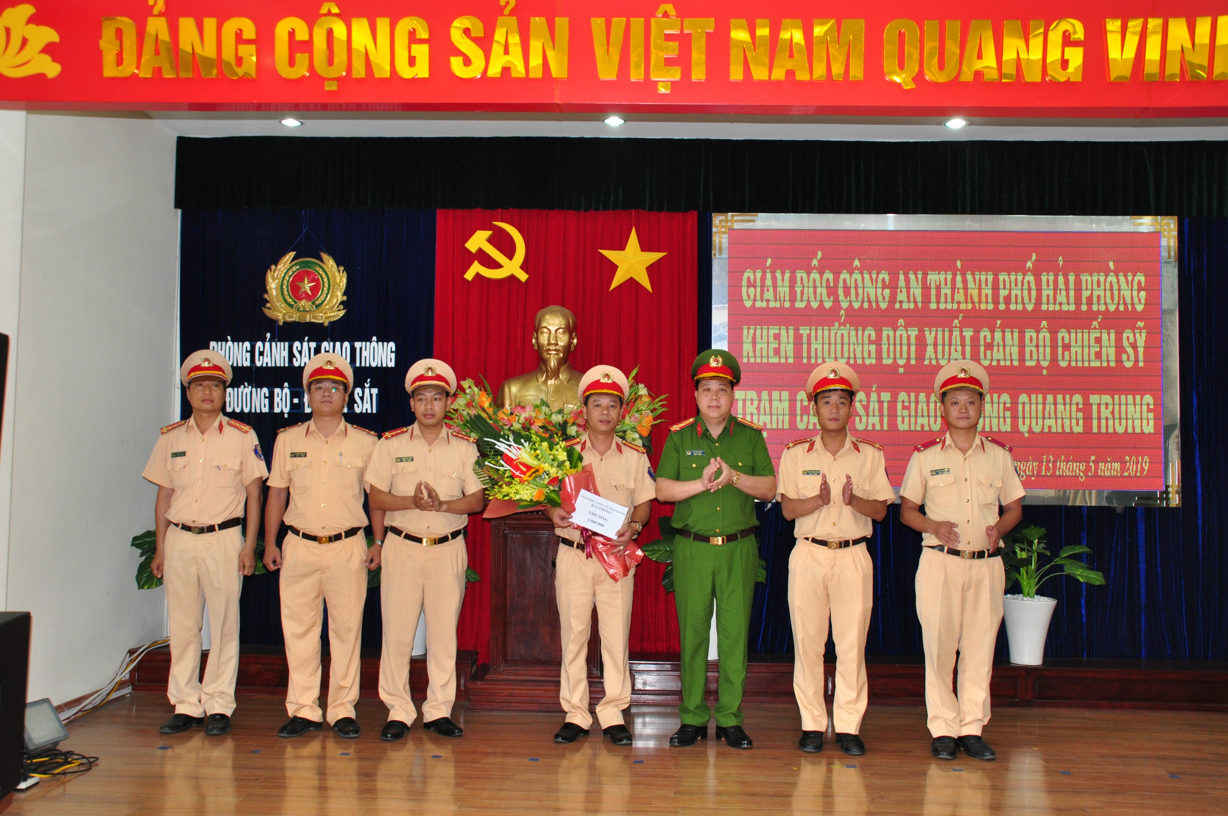 Khen thưởng Trạm Cảnh sát giao thông Quang Trung, phòng Cảnh sát giao thông đường bộ - đường sắt