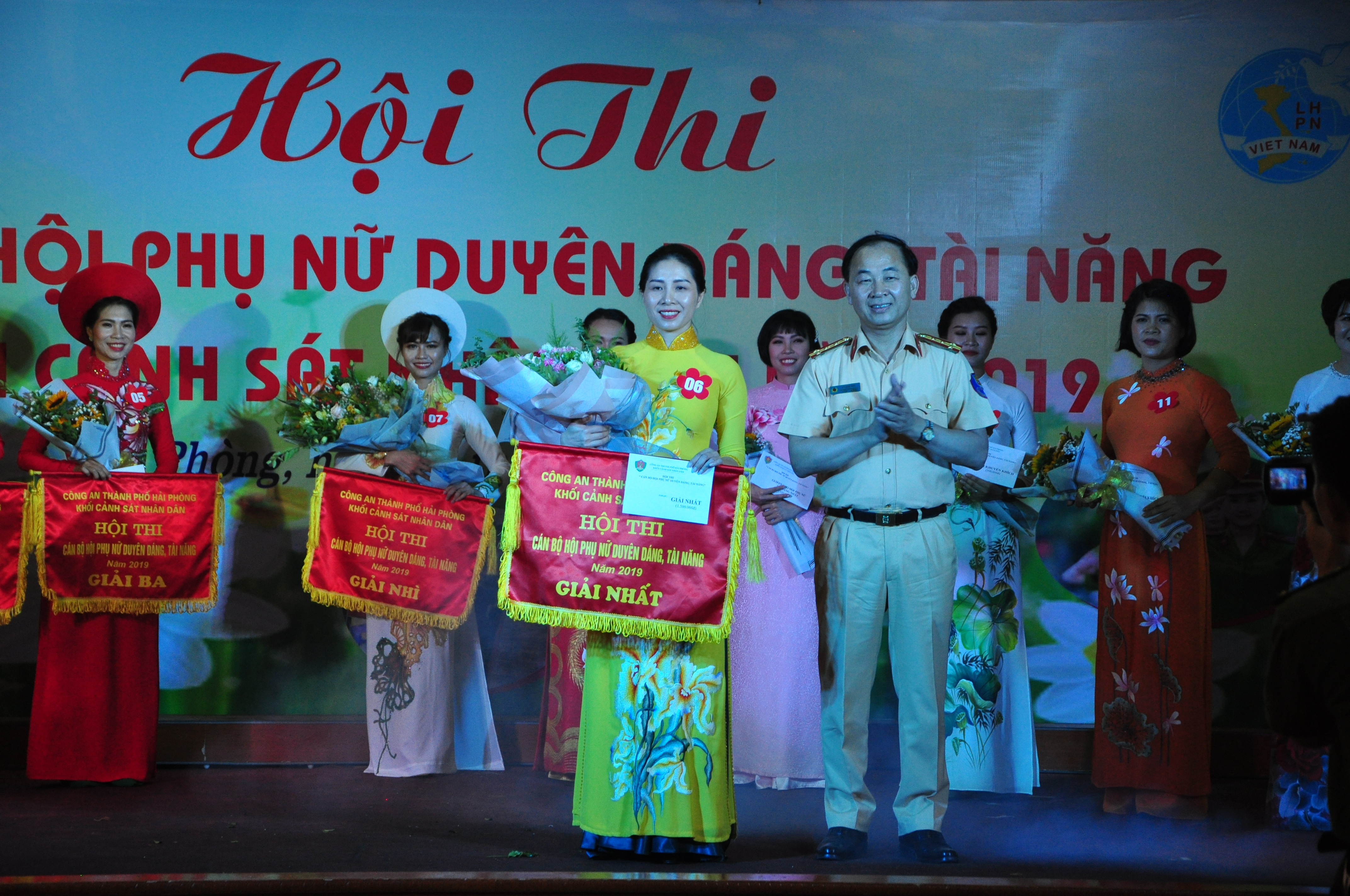 Khối Cảnh sát nhân dân tổ chức Hội thi “Cán bộ Hội Phụ nữ duyên dáng, tài năng” năm 2019