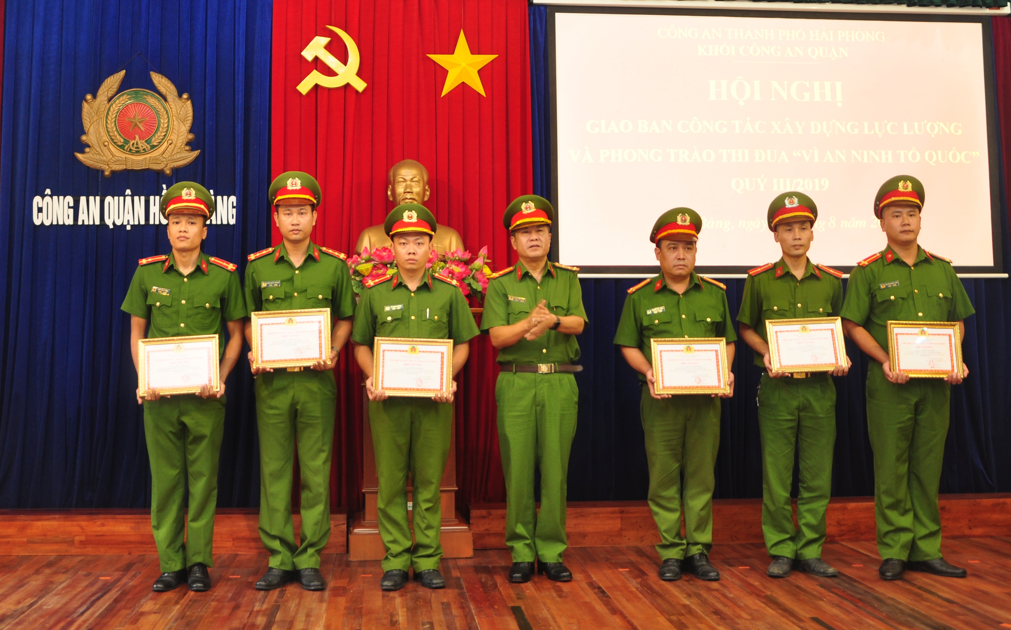 Khối Công an quận nâng cao hiệu quả quản lý phương tiện