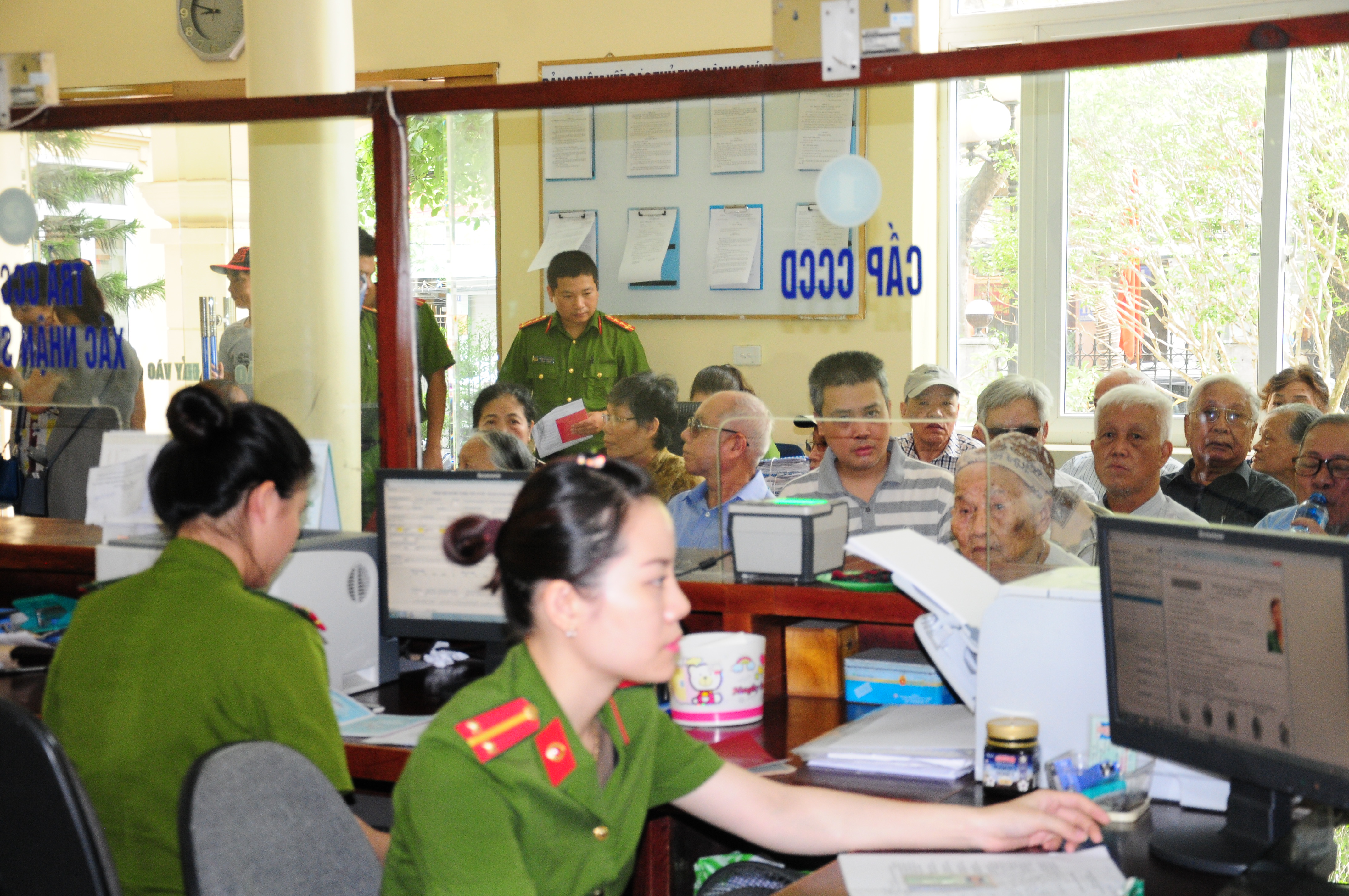 Khối Công an quận tăng cường quản lý lưu trú