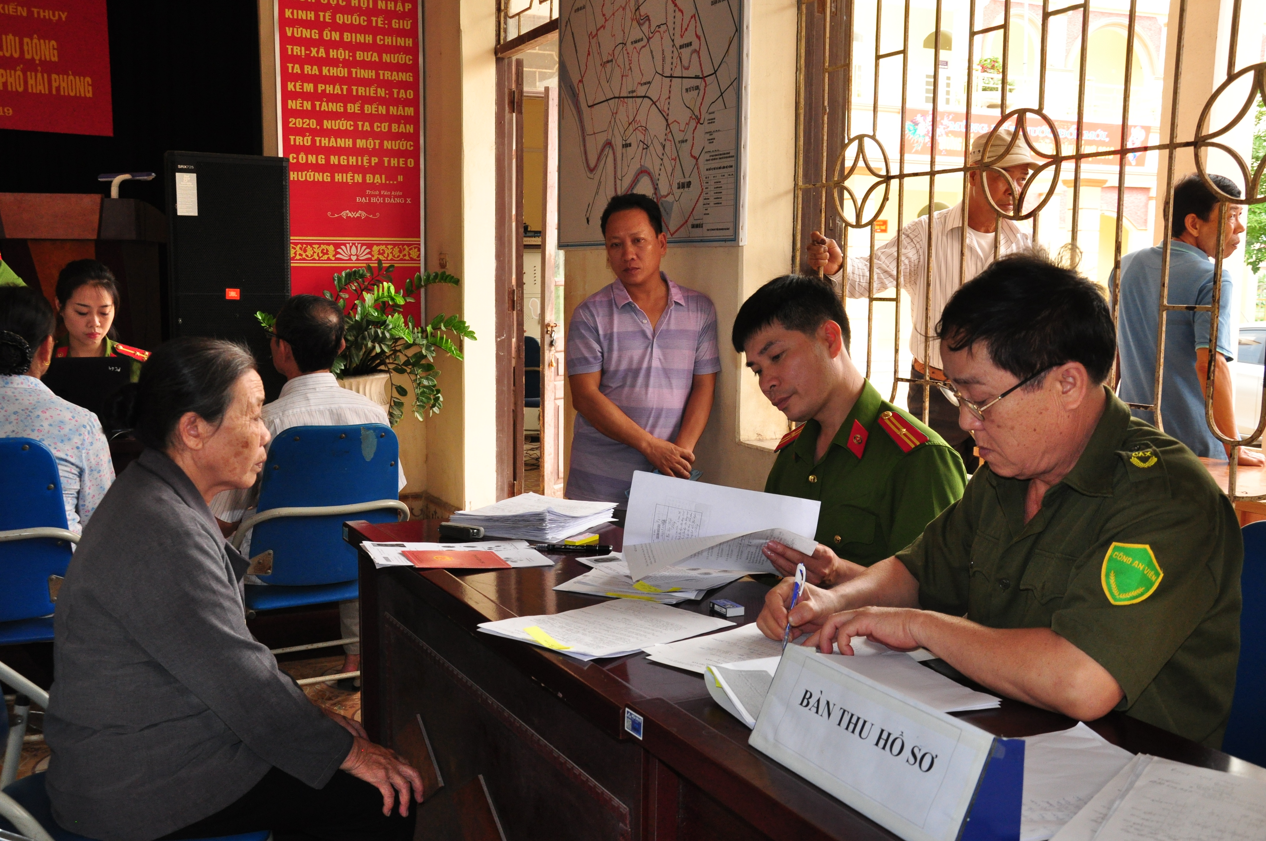 Khối công an huyện: Hiệu quả mới từ công trình, phần việc “Tăng cường tuần tra, chốt điểm - chủ động phòng ngừa, đấu tranh tội phạm hình sự”