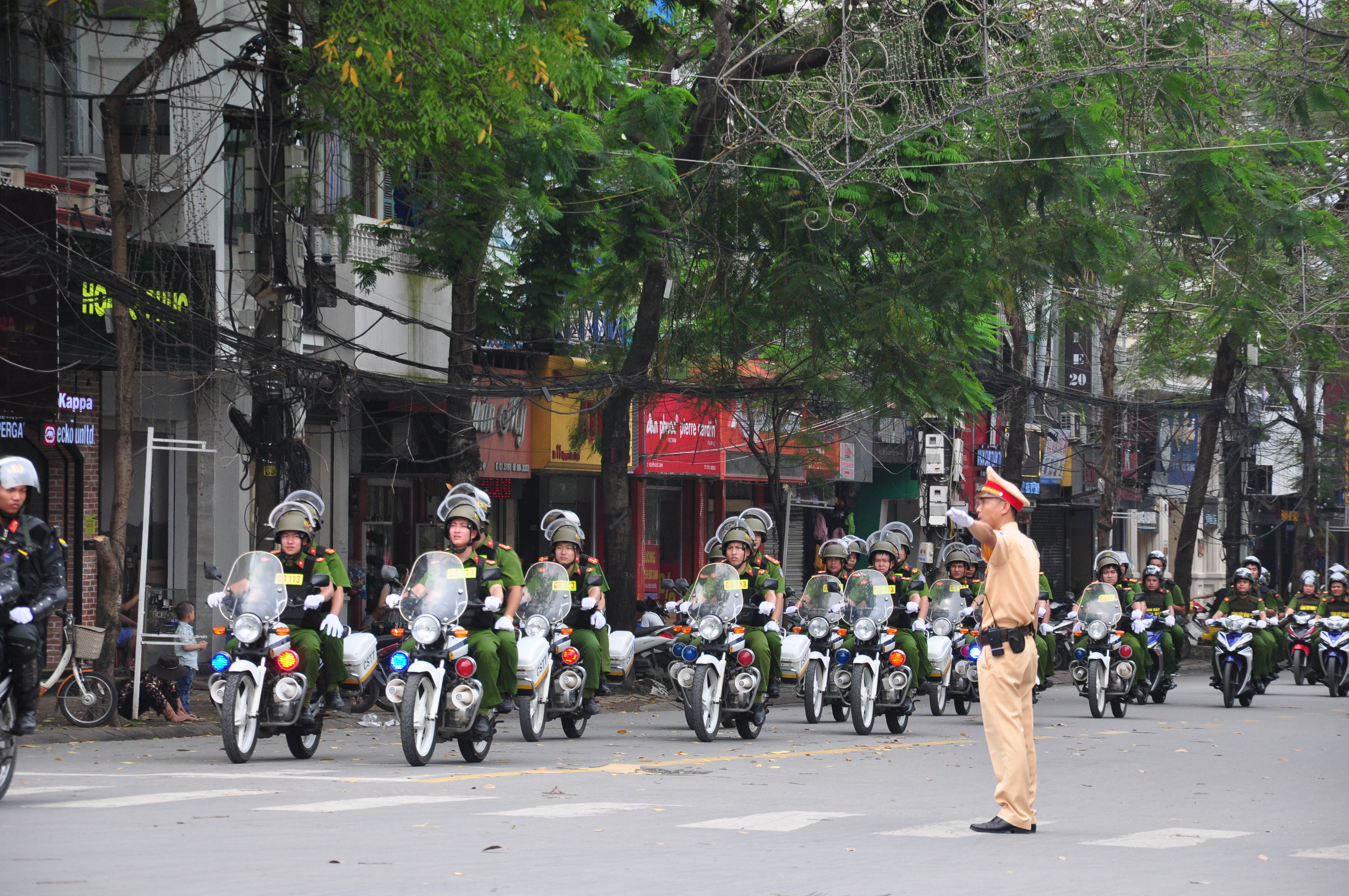 Không để thí sinh đến các điểm thi muộn do ùn tắc giao thông