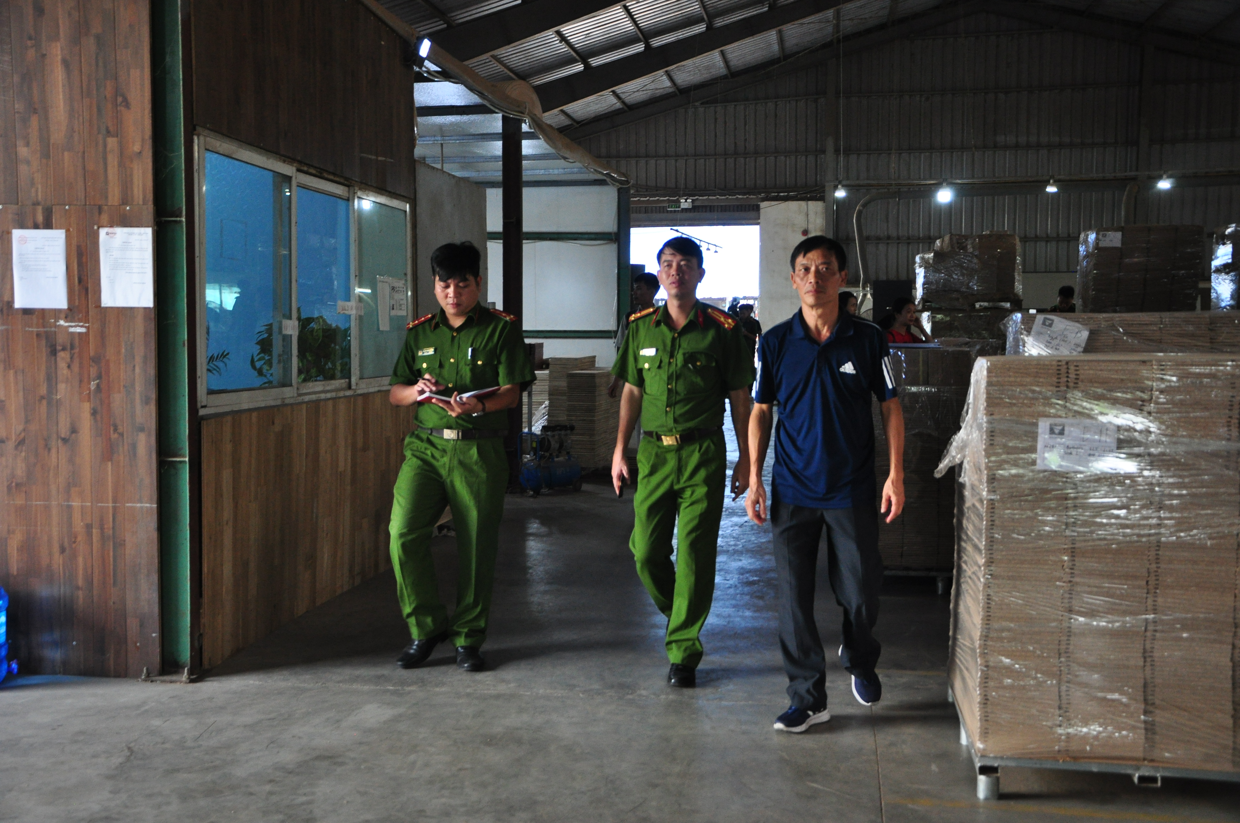 Kiểm tra PCCC tại Công ty CP Đầu tư và dịch vụ Vĩnh An,Cụm Công nghiệp Tân Liên