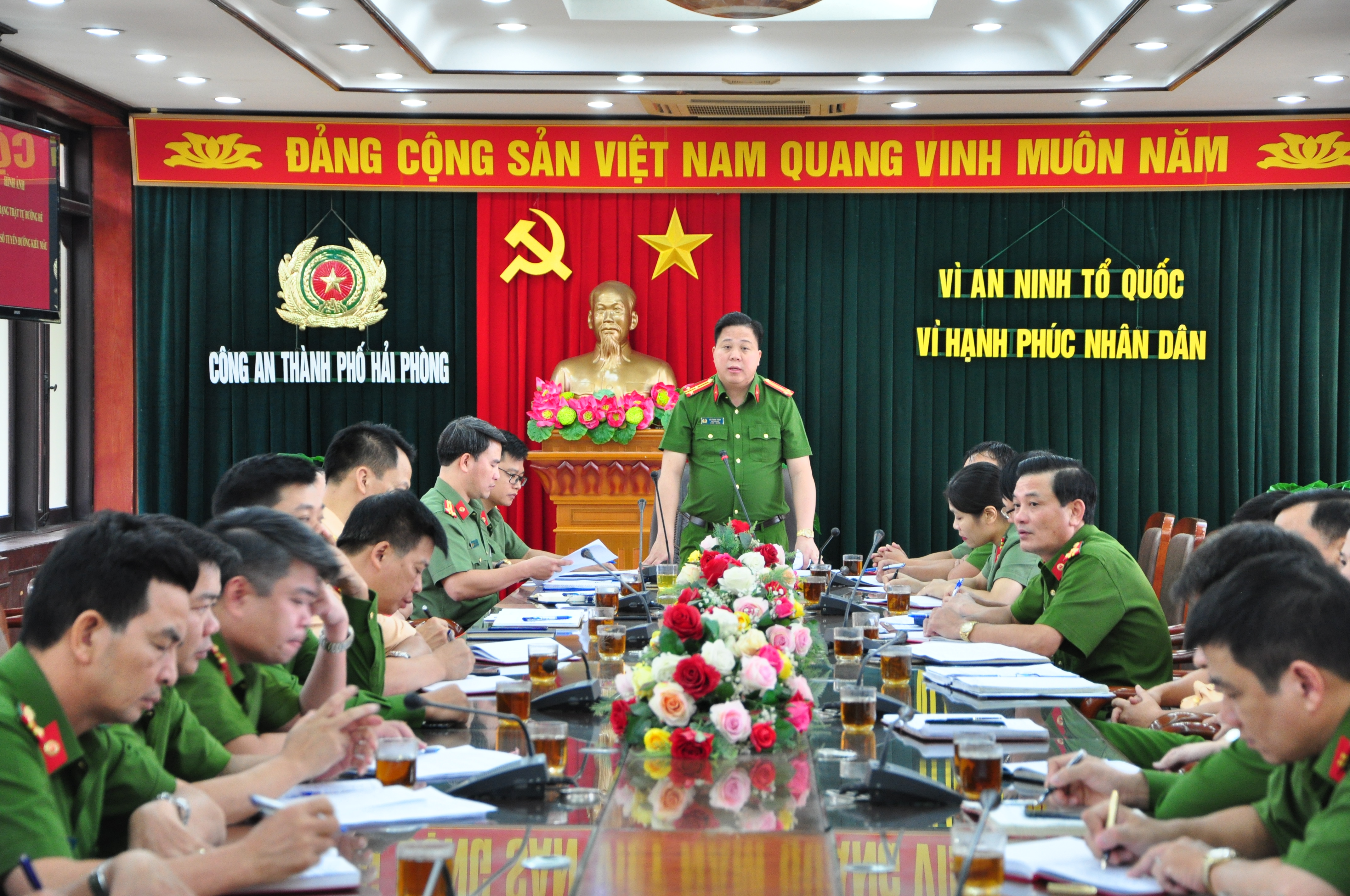 Kiên quyết xử lý vi phạm, lập lại trật tự đường hè các tuyến đường trung tâm, kiểu mẫu