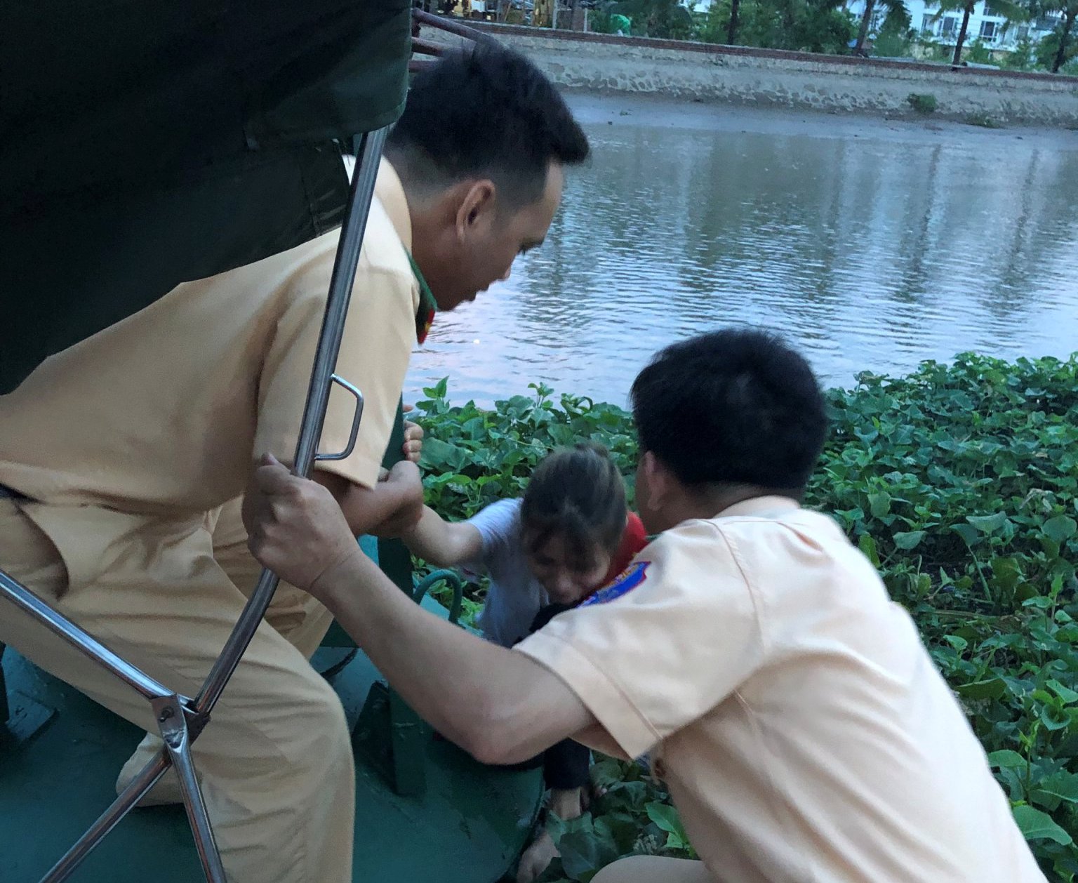 Phòng Cảnh sát đường thủy: Kịp thời cứu giúp nạn nhân đuối nước trên sông Lạch Tray