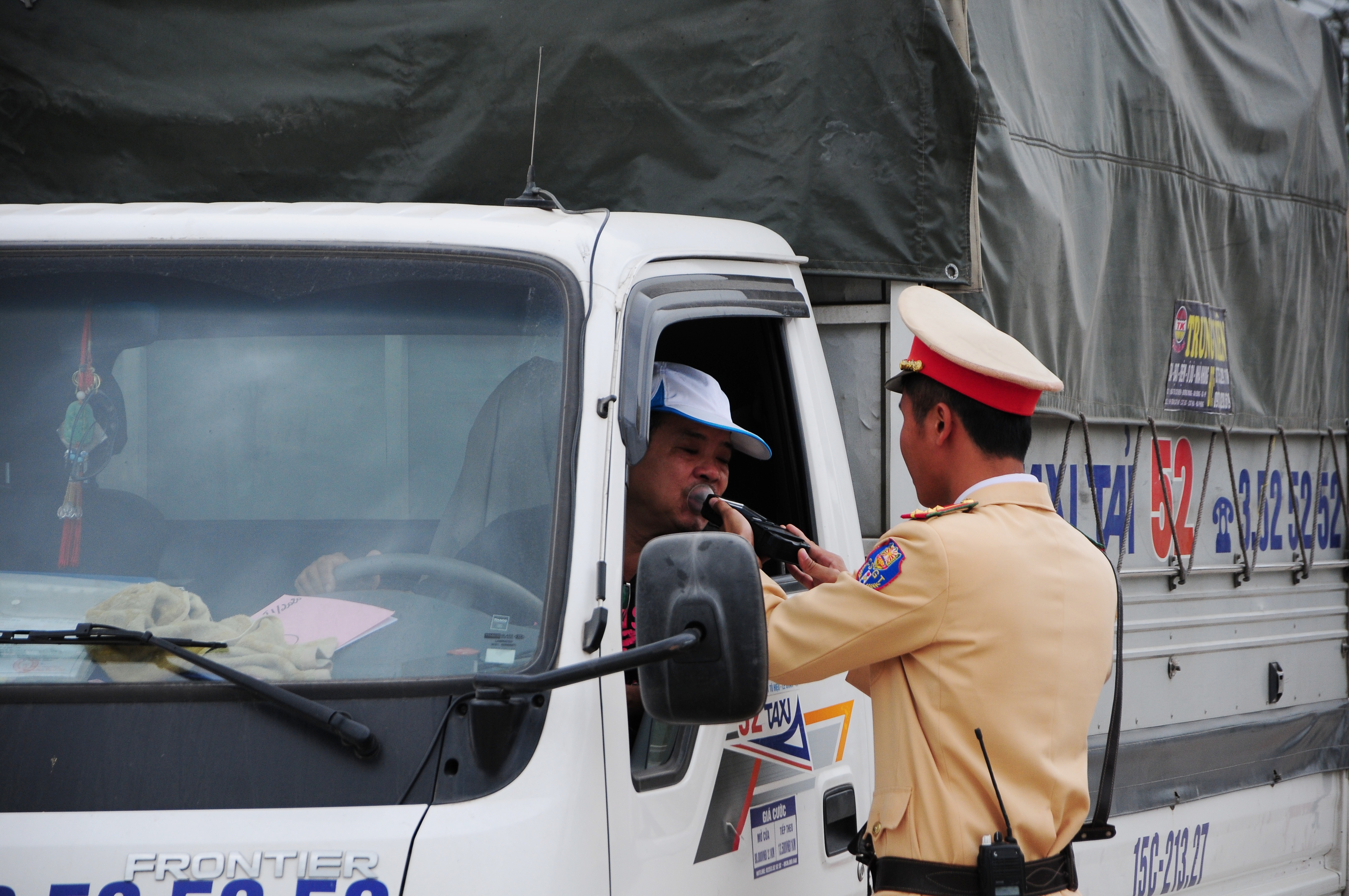 Mức xử phạt xe quá tải theo  Nghị Định số 100/2019/NĐ-CP: “Lái xe và chủ xe vẫn coi thường”