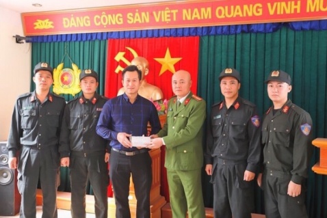 Người dân gửi thư cảm ơn tổ tuần tra số 3, Phòng Cảnh sát cơ động 