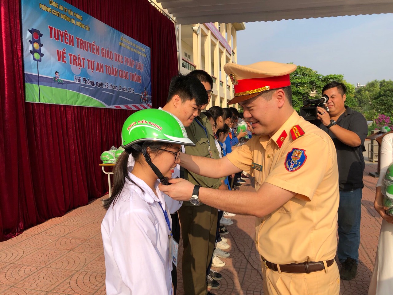 Phòng CSGT đường bộ - đường sắt: Tuyên truyền trật tự an toàn giao thông tới hơn 800 thầy cô giáo và học sinh