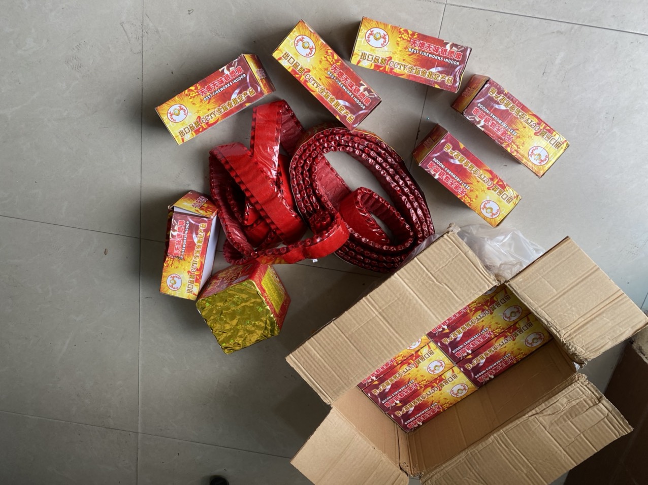 Vận động thu hồi 15,5 kg pháo nổ