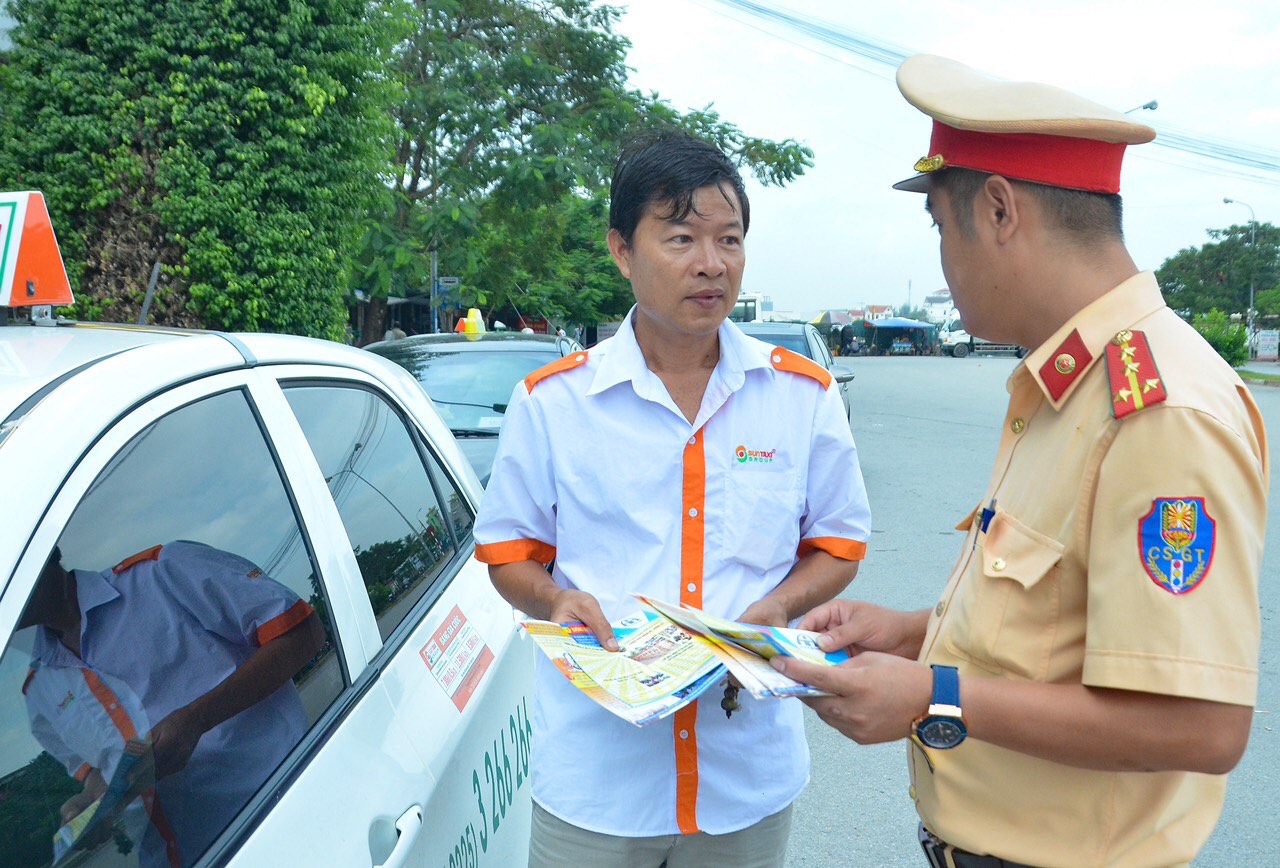 Phòng CSGT đường bộ - đường sắt tăng cường tuần tra kiểm soát trong 3 ngày cuối tuần
