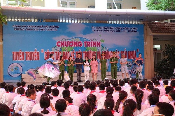 Phòng Cảnh sát Môi Trường & Trường Tiểu học Đinh Tiên Hoàng: Tuyên truyền bảo vệ môi trường, chống rác thải nhựa