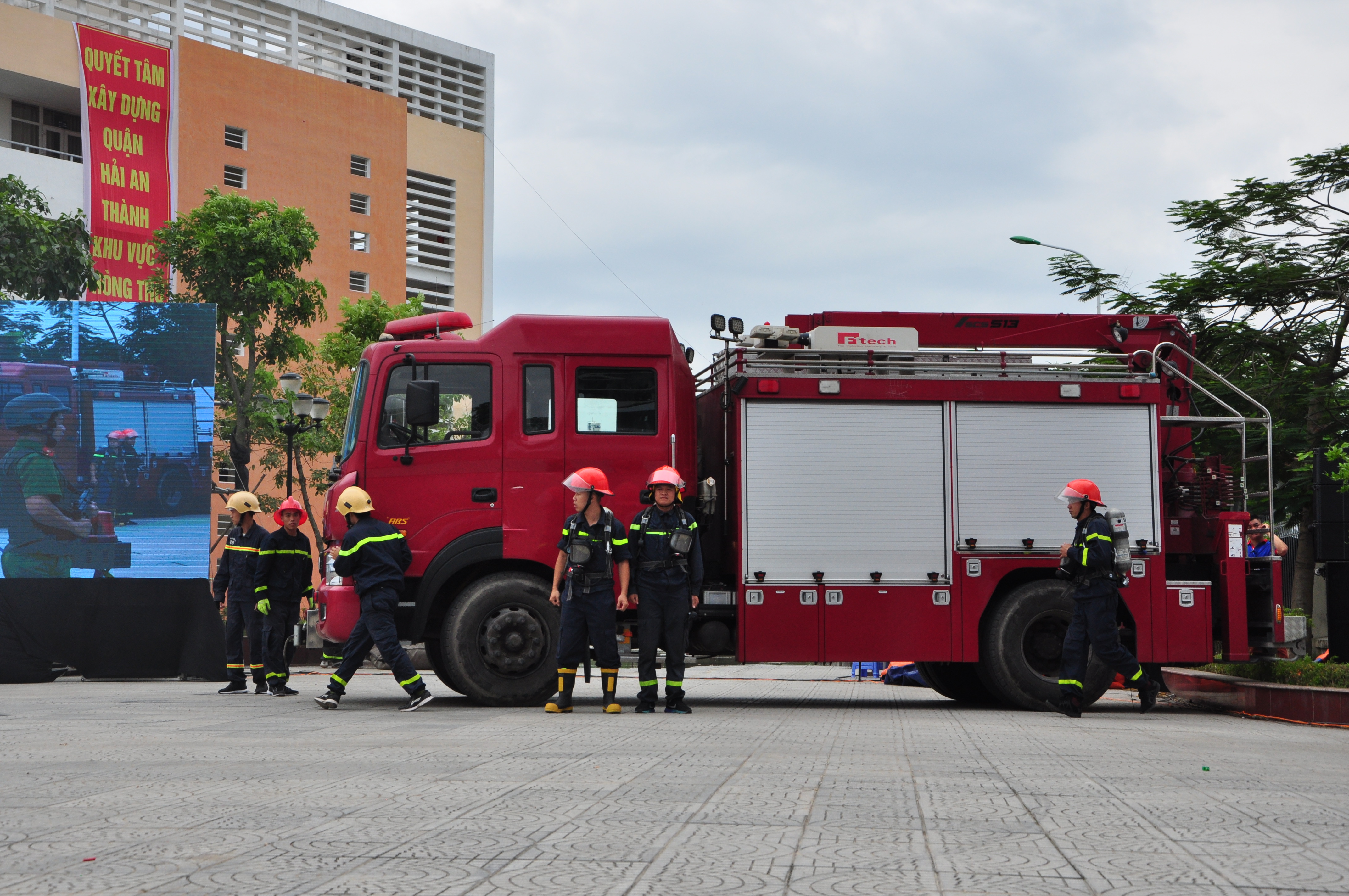 Phòng Cảnh sát PCCC và CNCH: Điều động 31 lượt xe chữa cháy và cứu nạn, cứu hộ hiệu quả an toàn