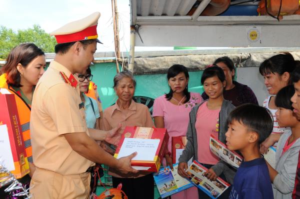 Phòng Cảnh sát đường thủy: Duy trì hiệu Quả mô hình “Bến phà văn hóa, an toàn”