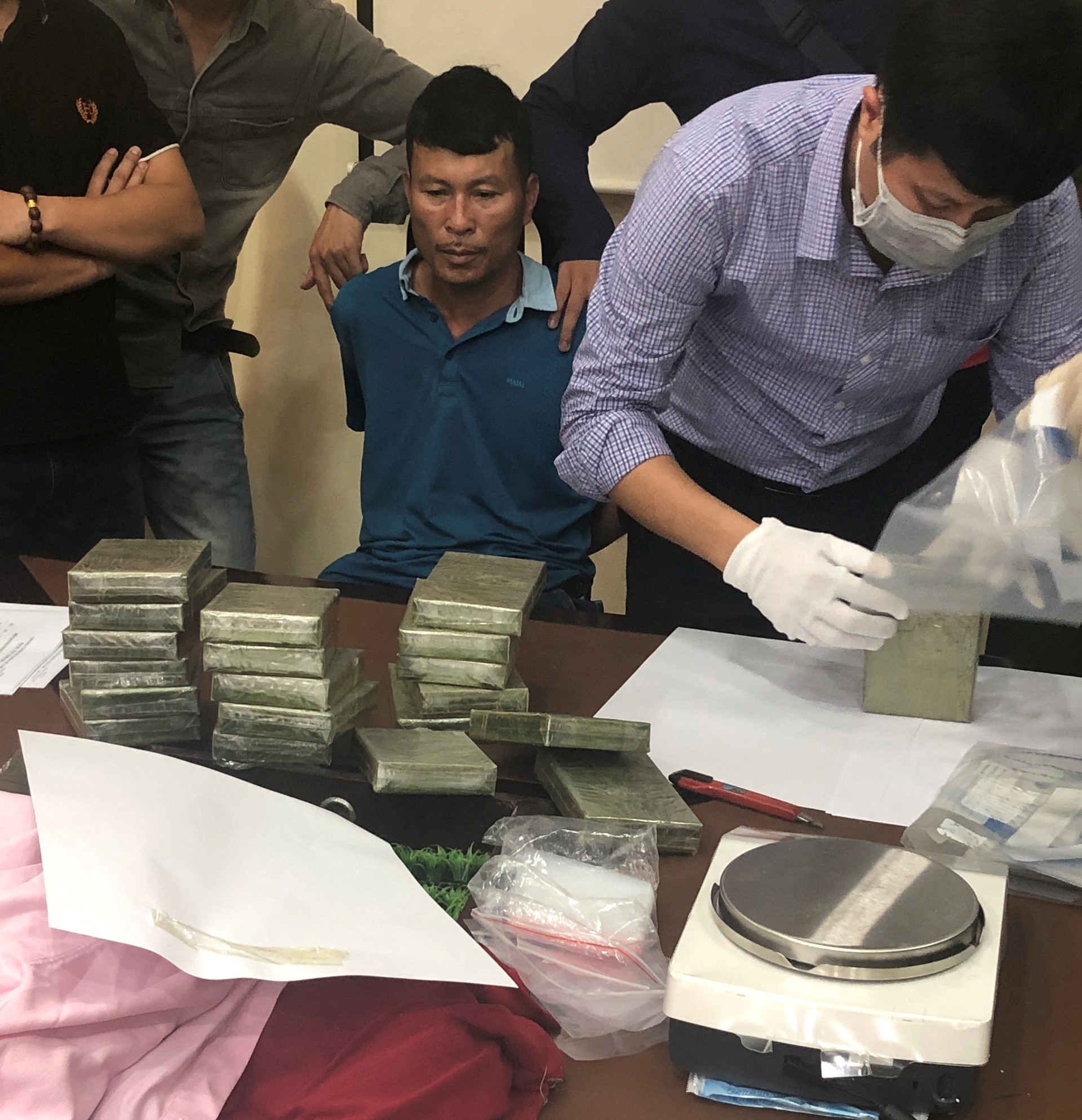 Phòng Cảnh sát hình sự CATP: Triệt phá đường dây vận chuyển ma túy với số lượng lớn từ Hòa Bình về Hải Phòng, thu 20 bánh heroin