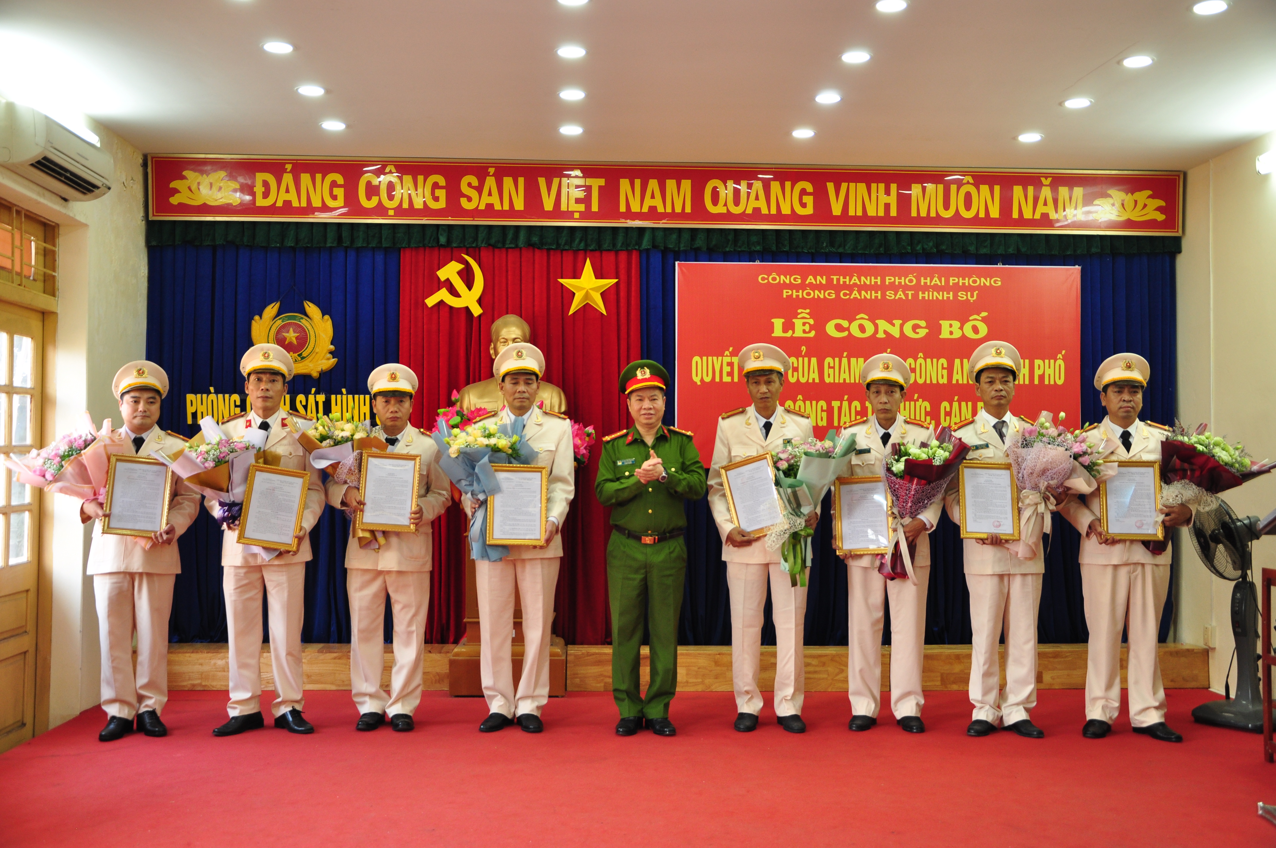 Phòng Cảnh sát hình sự: Công bố các quyết định về tổ chức cán bộ