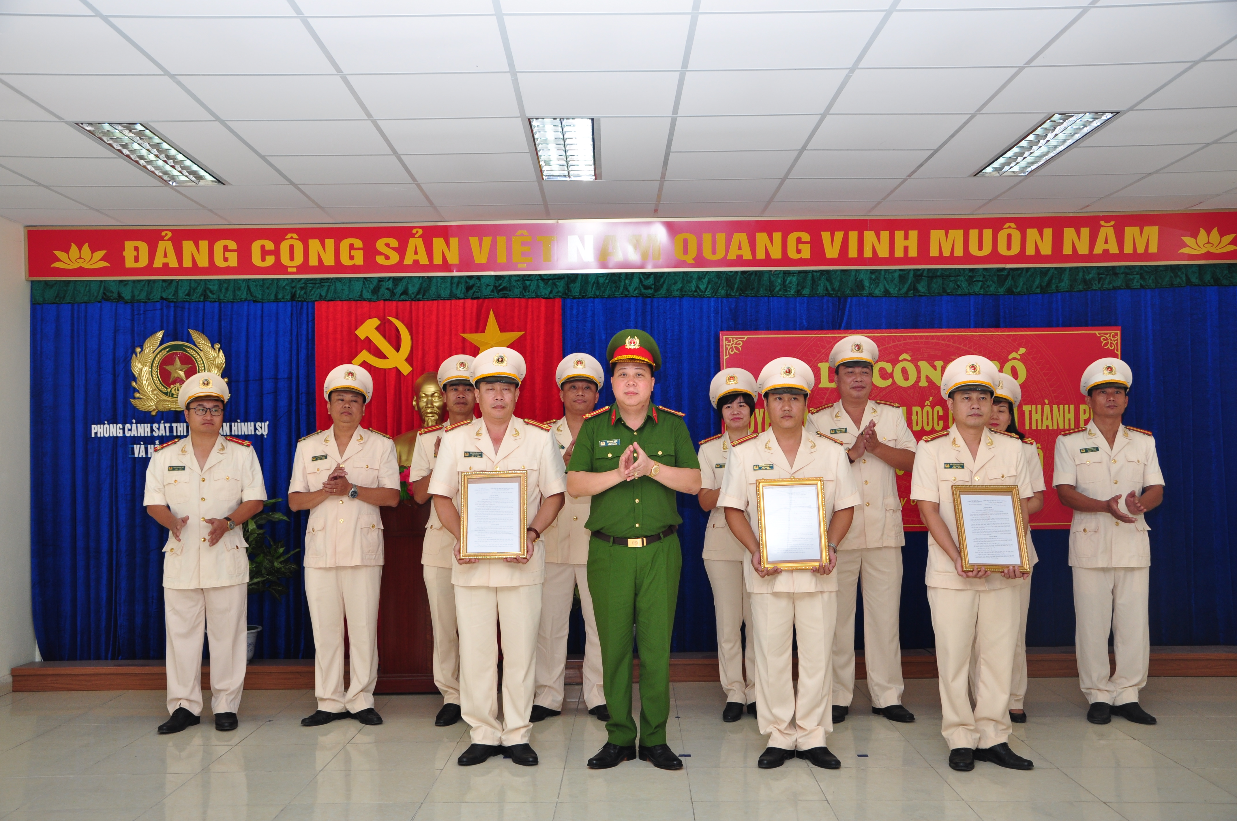 Phòng Cảnh sát thi hành án hình sự và hỗ trợ tư pháp: Công bố quyết định công tác tố chức cán bộ