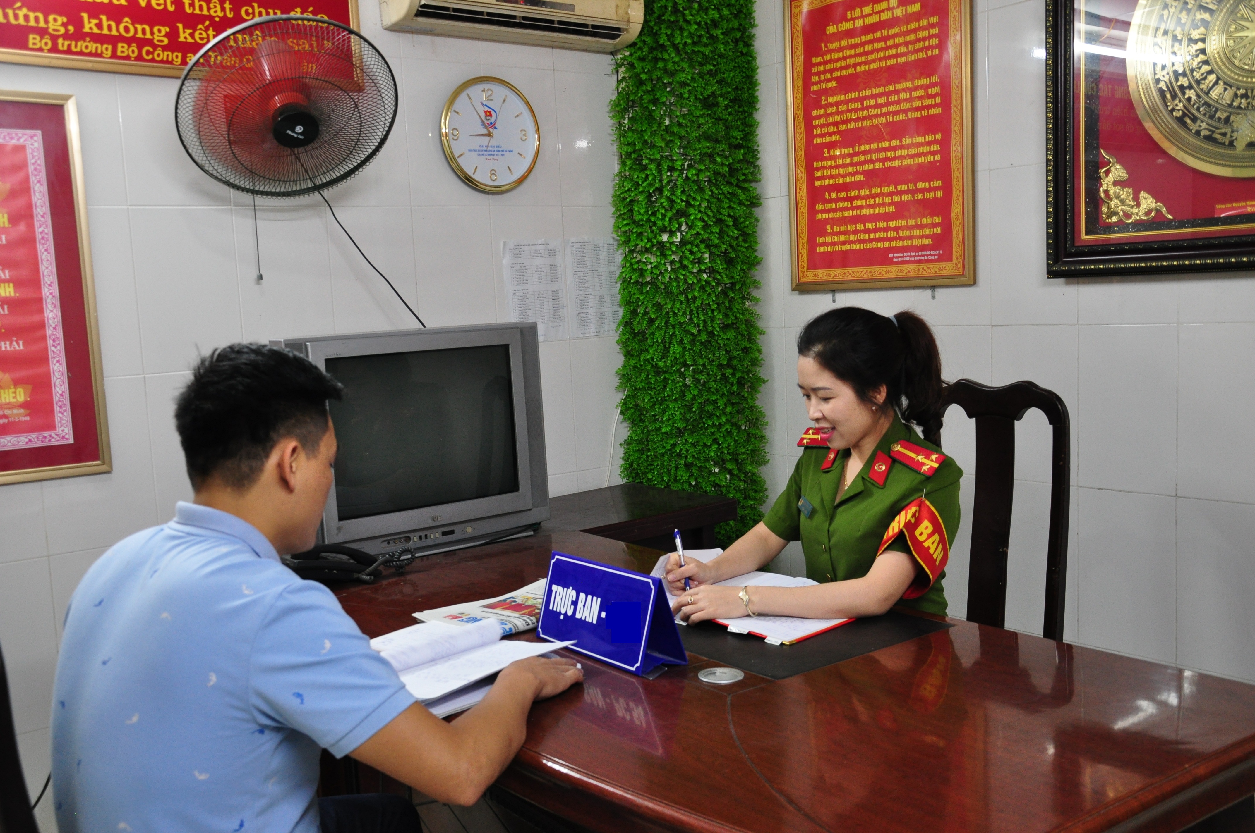 Phòng Kỹ thuật hình sự tiếp đón 360 lượt người dân với mô hình “Phòng tiếp dân văn minh, thân thiện