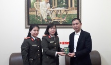 Phòng Quản lý Xuất nhập cảnh – CATP: Trao hộ chiếu, tạo điều kiện cho công dân chữa bệnh ở nước ngoài