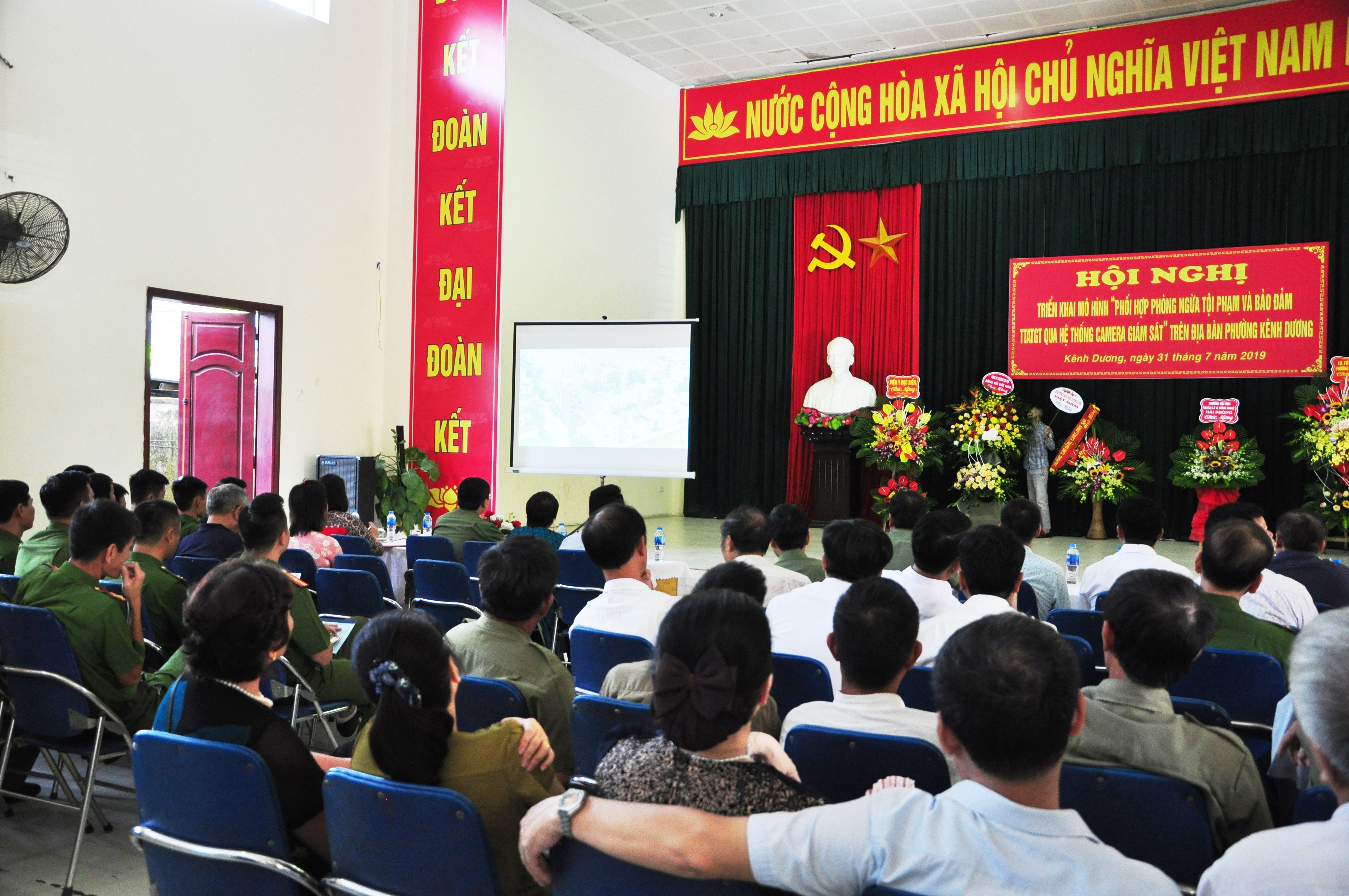 Phường Kênh Dương (Lê Chân): Triển khai mô hình “Phối hợp phòng ngừa tội phạm và bảo đảm TTATGT qua hệ thống camera”.