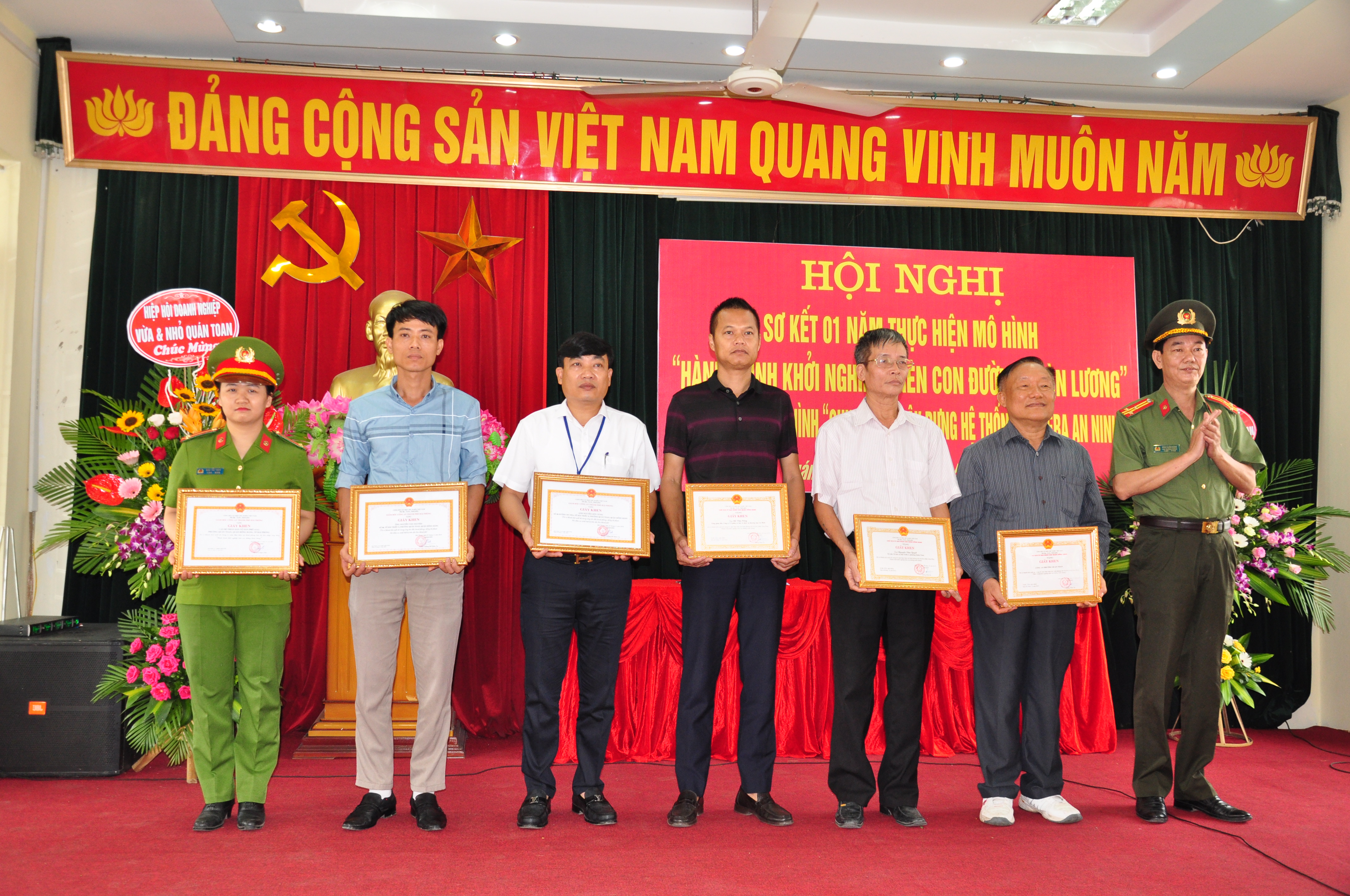Phường Quán Toan: Sơ kết 1 năm thực hiện mô hình tái hòa nhập cộng đồng “Hành trình khởi nghiệp trên con đường hoàn lương” và triển khai mô hình “Chung tay xây dựng hệ thống camera an ninh”