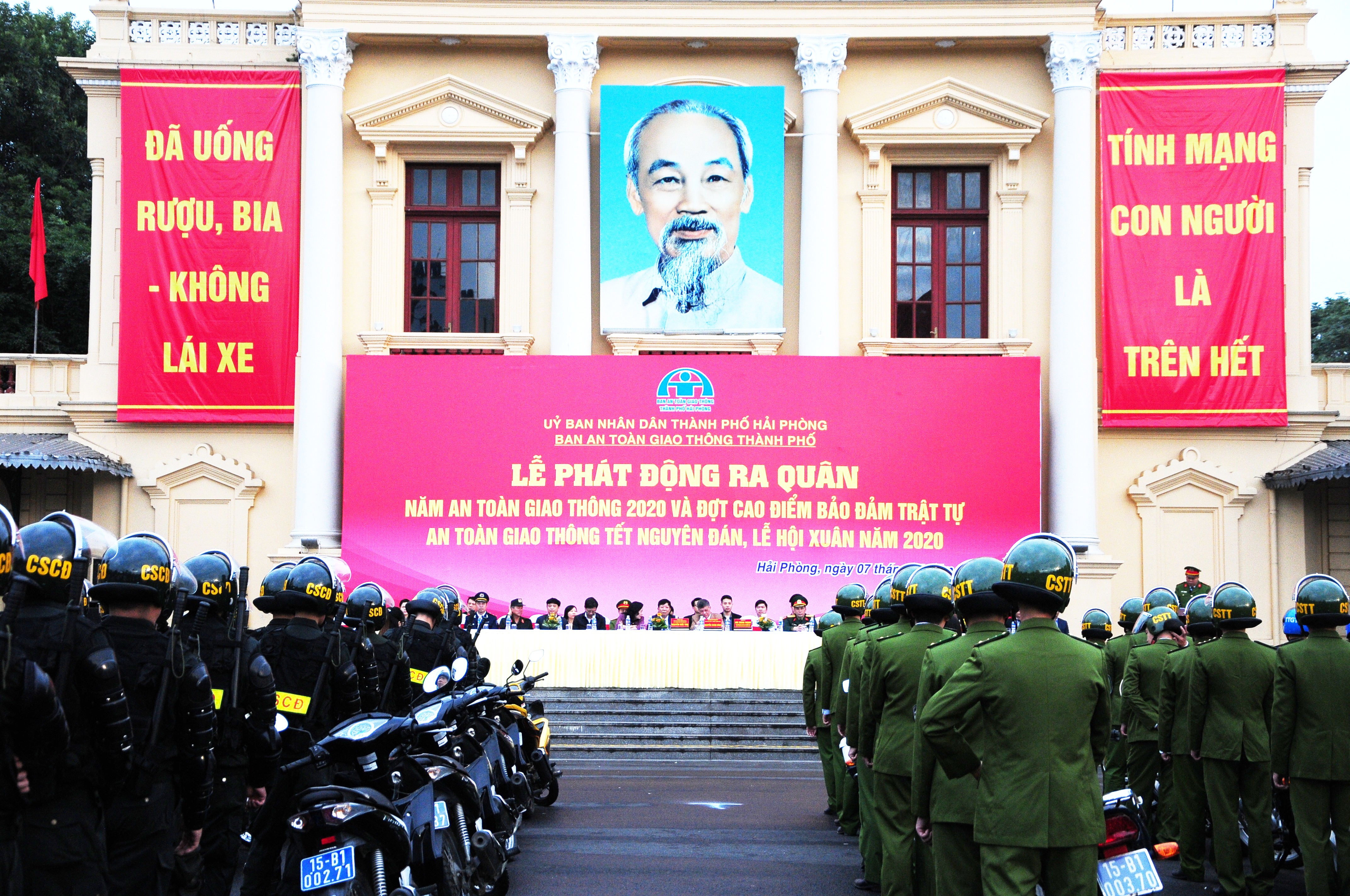 Ra quân năm an toàn giao thông 2020 