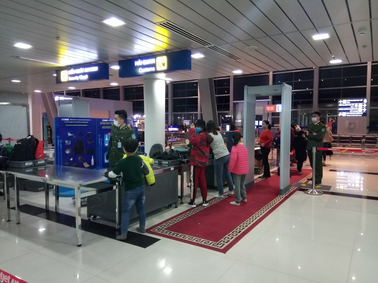 Siết chặt kiểm tra, giám sát y tế tại Cảng hàng không quốc tế Cát Bi