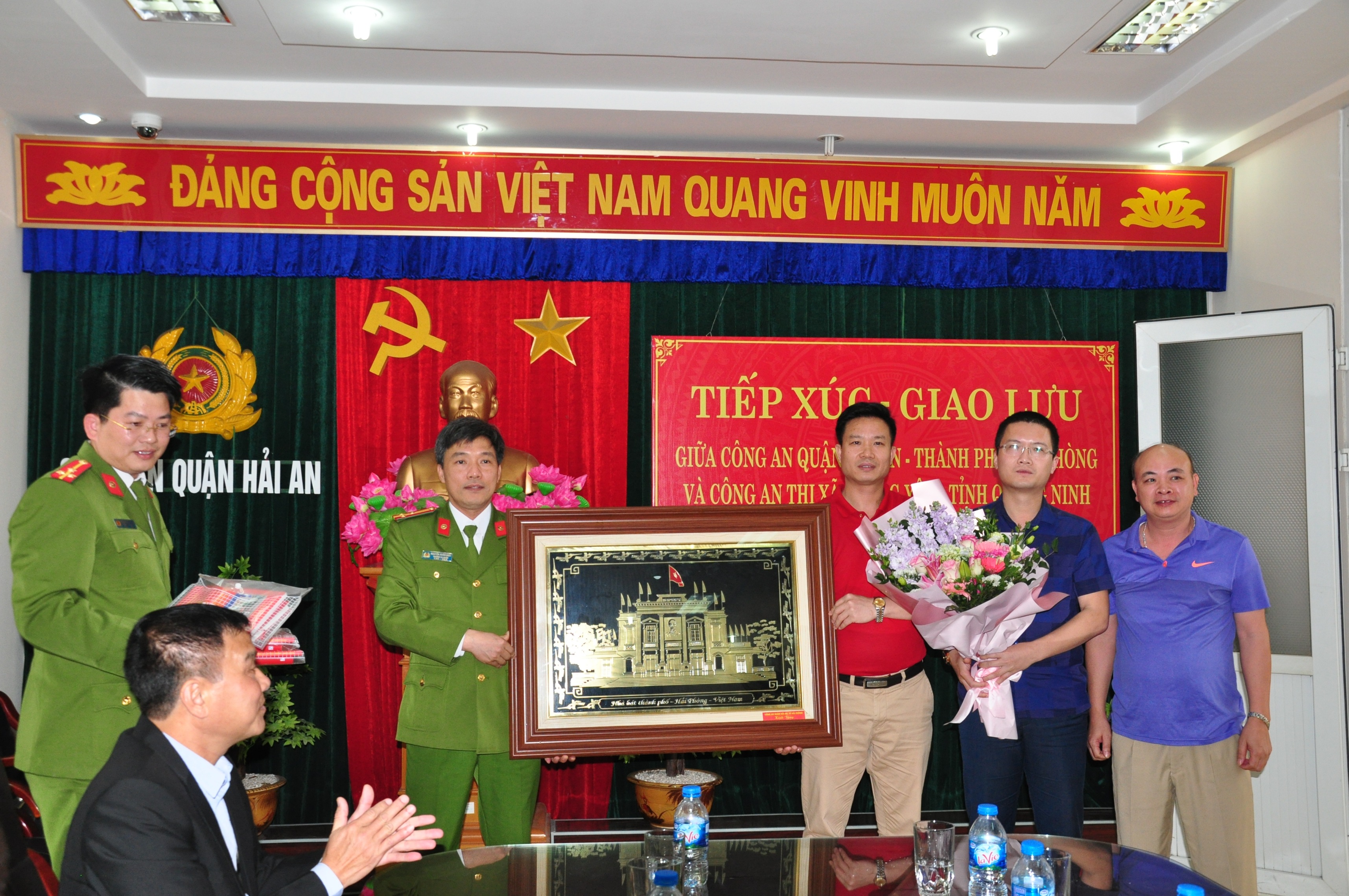 Công an quận Hải An tiếp xúc, giao lưu Công an thị xã Quảng Yên – Quảng Ninh