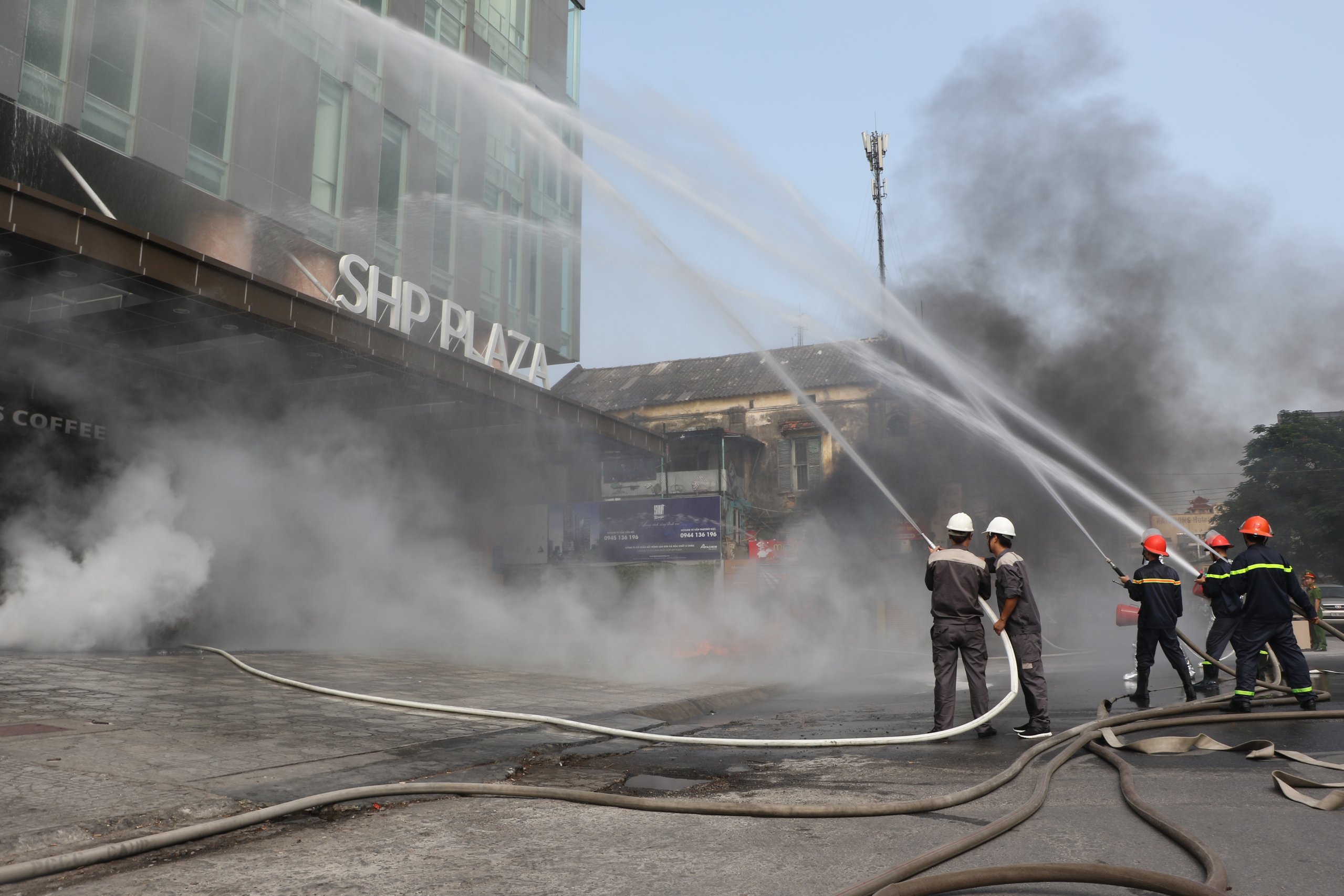 Thực tập phương án chữa cháy, cứu nạn, cứu hộ tại Tầng hầm B2 - Tòa nhà SHP Plaza